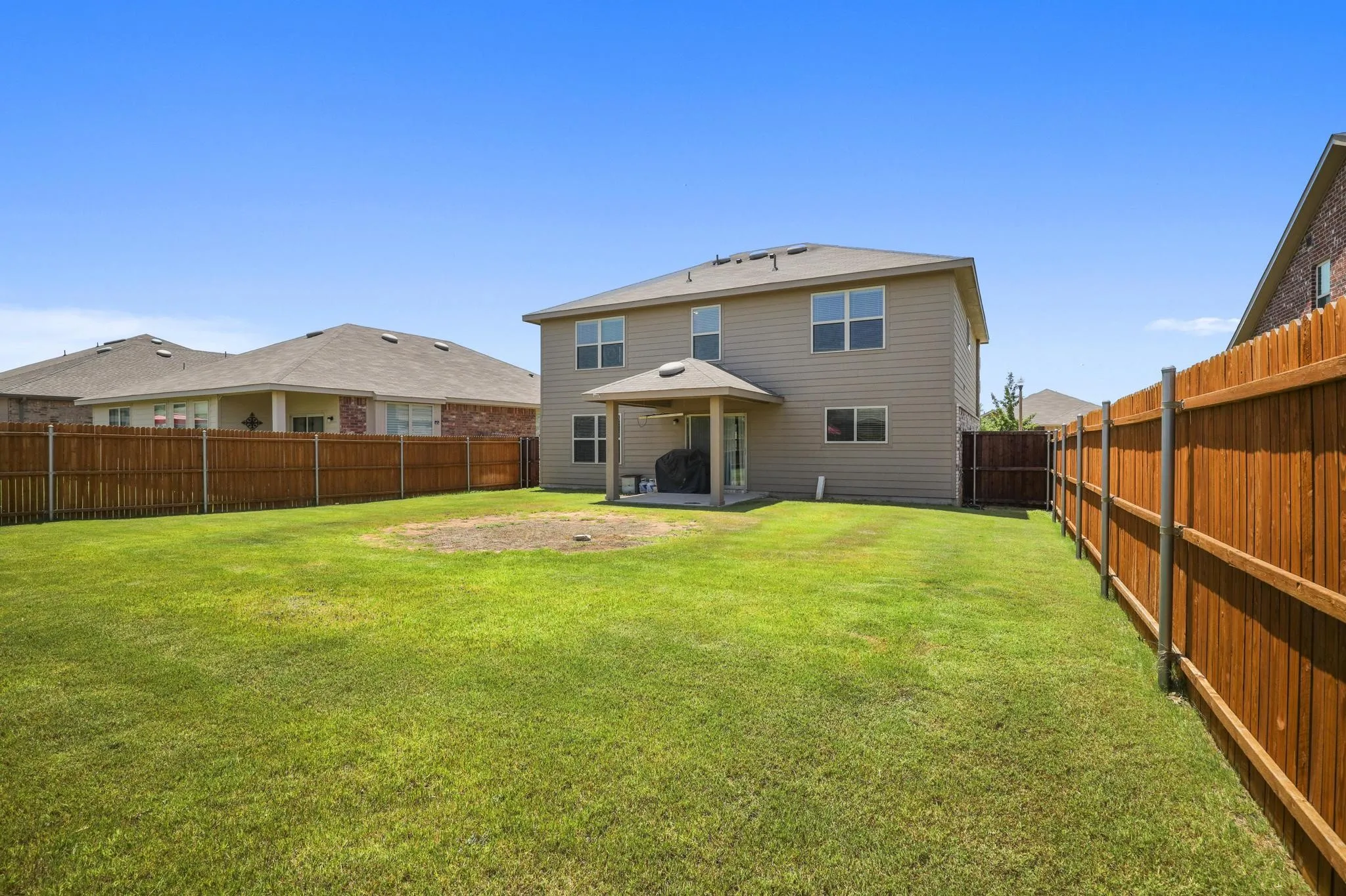 Single Family Residence For Sale in Denton County , 5305 Wharfside Place 1, Denton, Texas 76208, 3 Bedroom, 3 Bathroom, 2 Garage spaces, 2,280 Sqft, built in 2016, mls#21336671, Real Estate Agent in Denton, Homes For Sale in Denton county, Homes For Sale in Denton, Realtor in Denton Texas, Real Estate Brokerage Independent Realty Texas, Luminita Cordes Realtor