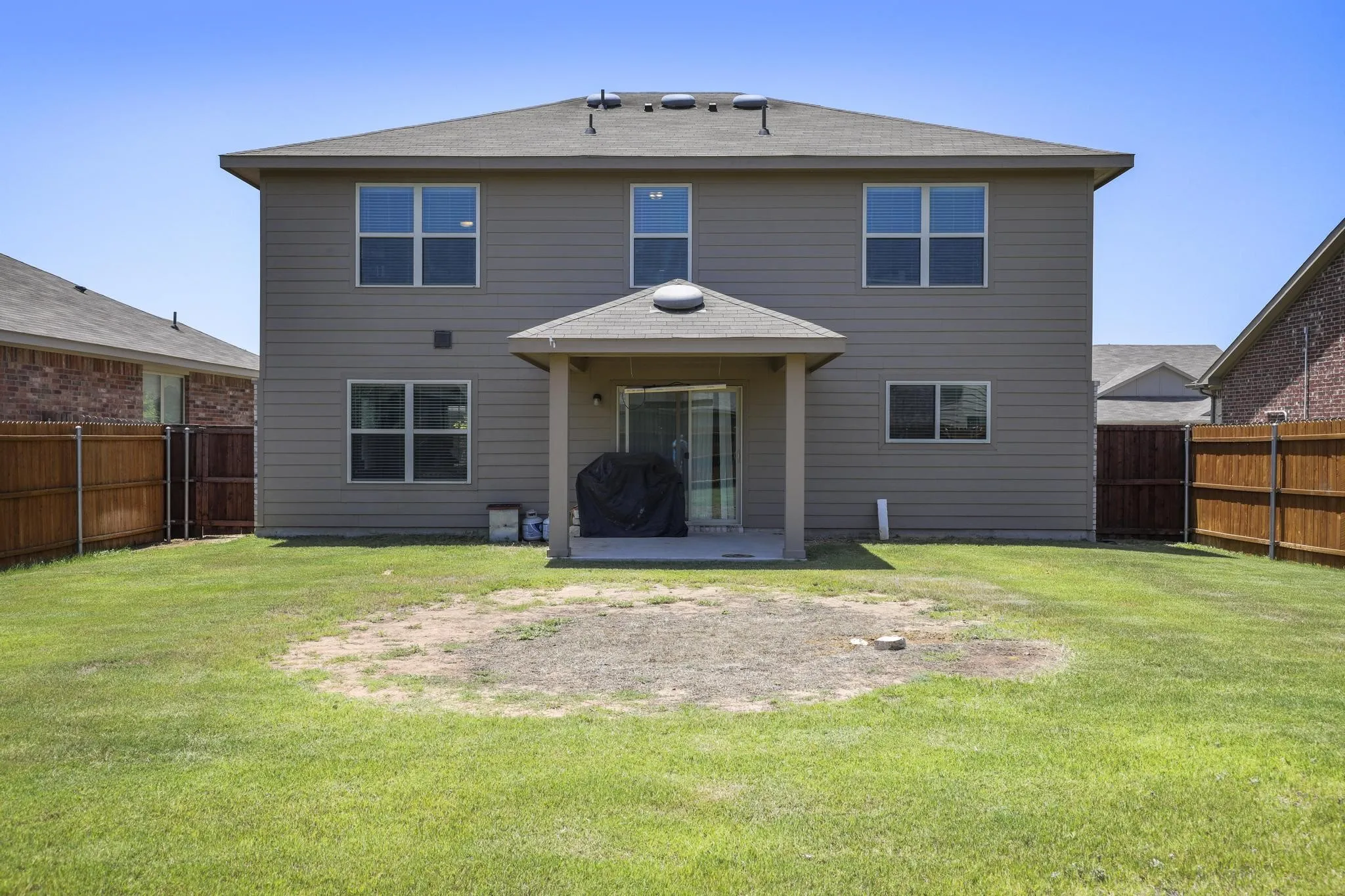 Single Family Residence For Sale in Denton County , 5305 Wharfside Place 1, Denton, Texas 76208, 3 Bedroom, 3 Bathroom, 2 Garage spaces, 2,280 Sqft, built in 2016, mls#21336671, Real Estate Agent in Denton, Homes For Sale in Denton county, Homes For Sale in Denton, Realtor in Denton Texas, Real Estate Brokerage Independent Realty Texas, Luminita Cordes Realtor