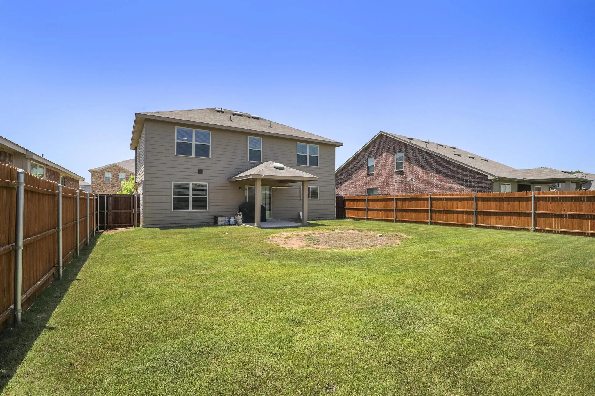 Single Family Residence For Sale in Denton County , 5305 Wharfside Place 1, Denton, Texas 76208, 3 Bedroom, 3 Bathroom, 2 Garage spaces, 2,280 Sqft, built in 2016, mls#21336671, Real Estate Agent in Denton, Homes For Sale in Denton county, Homes For Sale in Denton, Realtor in Denton Texas, Real Estate Brokerage Independent Realty Texas, Luminita Cordes Realtor
