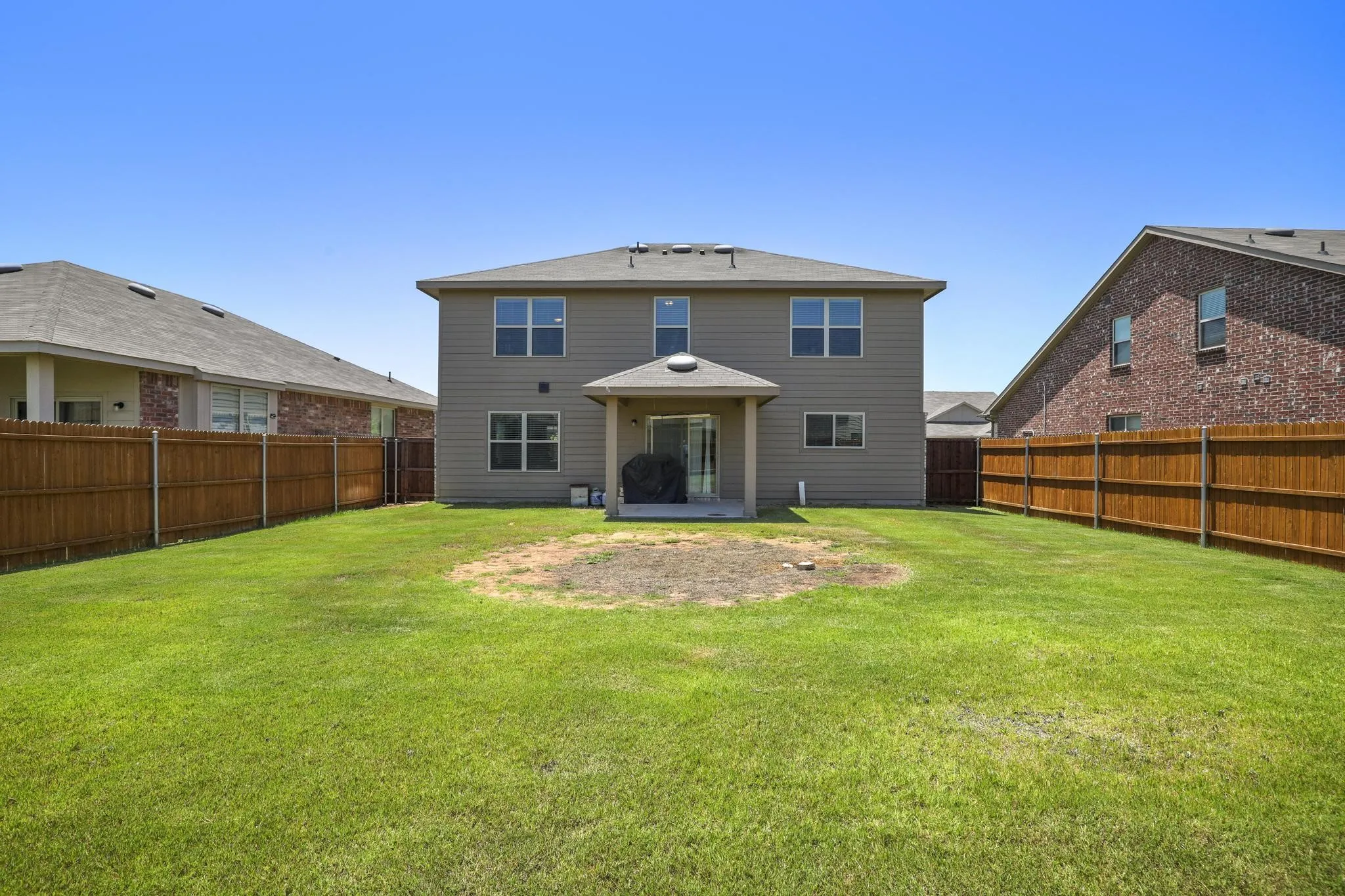 Single Family Residence For Sale in Denton County , 5305 Wharfside Place 1, Denton, Texas 76208, 3 Bedroom, 3 Bathroom, 2 Garage spaces, 2,280 Sqft, built in 2016, mls#21336671, Real Estate Agent in Denton, Homes For Sale in Denton county, Homes For Sale in Denton, Realtor in Denton Texas, Real Estate Brokerage Independent Realty Texas, Luminita Cordes Realtor