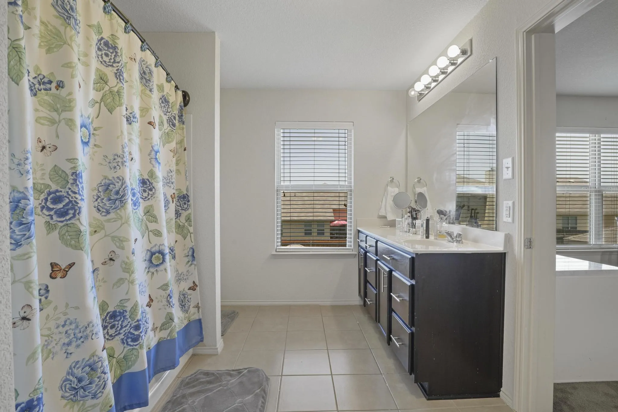 Single Family Residence For Sale in Denton County , 5305 Wharfside Place 1, Denton, Texas 76208, 3 Bedroom, 3 Bathroom, 2 Garage spaces, 2,280 Sqft, built in 2016, mls#21336671, Real Estate Agent in Denton, Homes For Sale in Denton county, Homes For Sale in Denton, Realtor in Denton Texas, Real Estate Brokerage Independent Realty Texas, Luminita Cordes Realtor