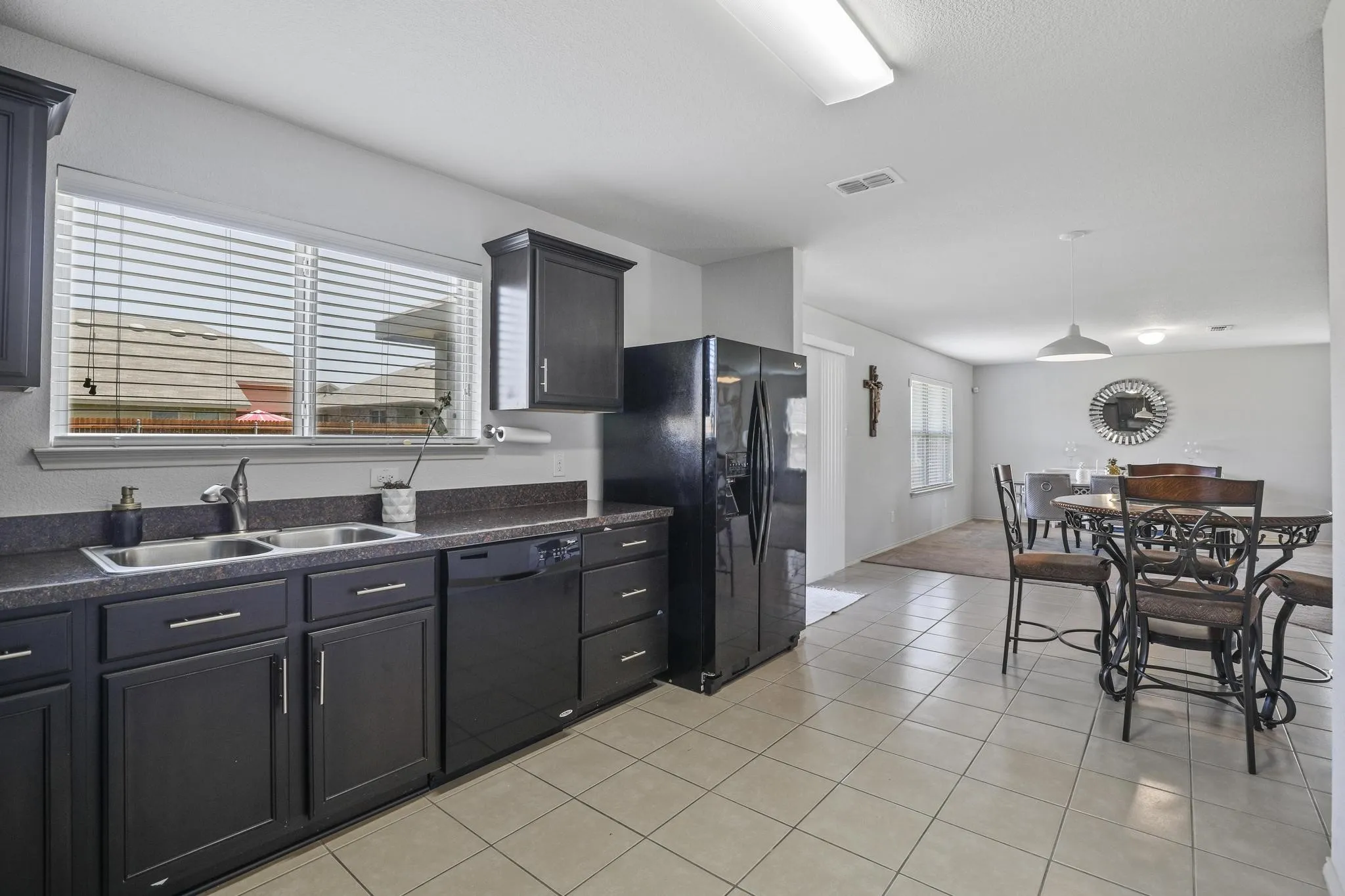 Single Family Residence For Sale in Denton County , 5305 Wharfside Place 1, Denton, Texas 76208, 3 Bedroom, 3 Bathroom, 2 Garage spaces, 2,280 Sqft, built in 2016, mls#21336671, Real Estate Agent in Denton, Homes For Sale in Denton county, Homes For Sale in Denton, Realtor in Denton Texas, Real Estate Brokerage Independent Realty Texas, Luminita Cordes Realtor