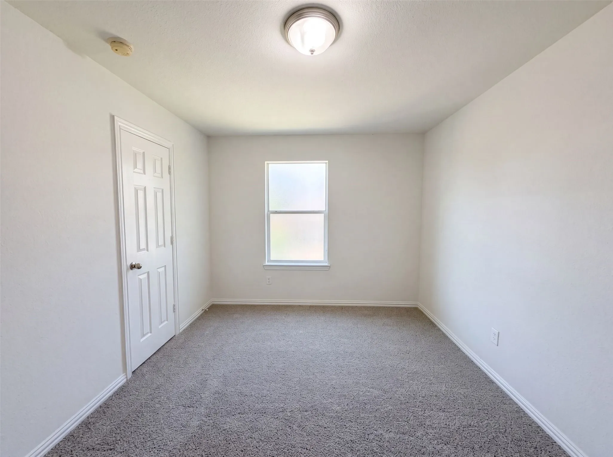 Single Family Residence For Sale in Denton County , 1421 Sparrow Drive, Little Elm, Texas 75068, 3 Bedroom, 3 Bathroom, 2 Garage spaces, 2,517 Sqft, built in 2007, mls#21336956, Real Estate Agent in Little Elm, Homes For Sale in Denton county, Homes For Sale in Little Elm, Realtor in Little Elm Texas, Real Estate Brokerage Independent Realty Texas, Luminita Cordes Realtor