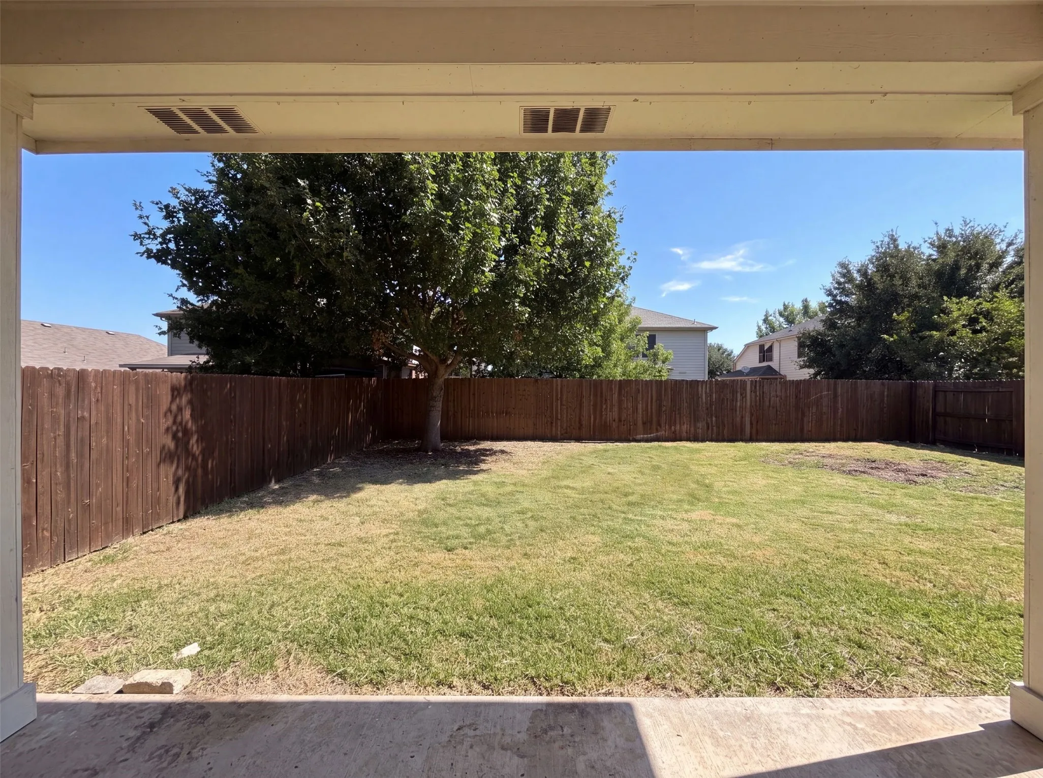 Single Family Residence For Sale in Denton County , 1421 Sparrow Drive, Little Elm, Texas 75068, 3 Bedroom, 3 Bathroom, 2 Garage spaces, 2,517 Sqft, built in 2007, mls#21336956, Real Estate Agent in Little Elm, Homes For Sale in Denton county, Homes For Sale in Little Elm, Realtor in Little Elm Texas, Real Estate Brokerage Independent Realty Texas, Luminita Cordes Realtor