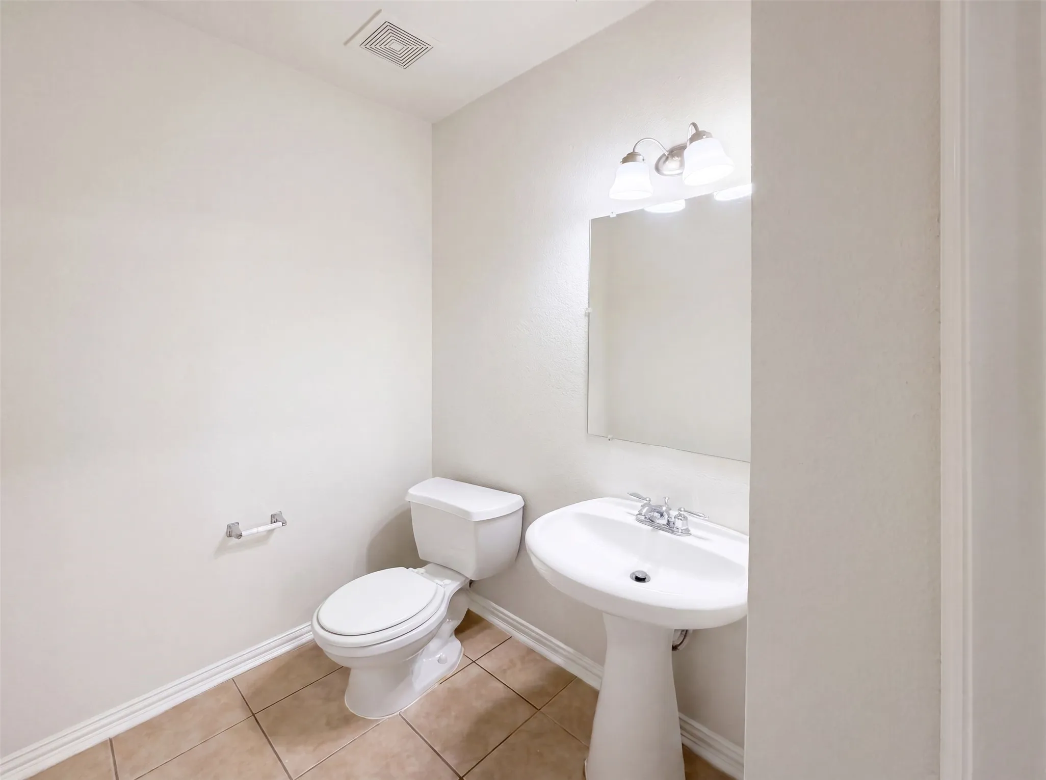 Single Family Residence For Sale in Denton County , 1421 Sparrow Drive, Little Elm, Texas 75068, 3 Bedroom, 3 Bathroom, 2 Garage spaces, 2,517 Sqft, built in 2007, mls#21336956, Real Estate Agent in Little Elm, Homes For Sale in Denton county, Homes For Sale in Little Elm, Realtor in Little Elm Texas, Real Estate Brokerage Independent Realty Texas, Luminita Cordes Realtor