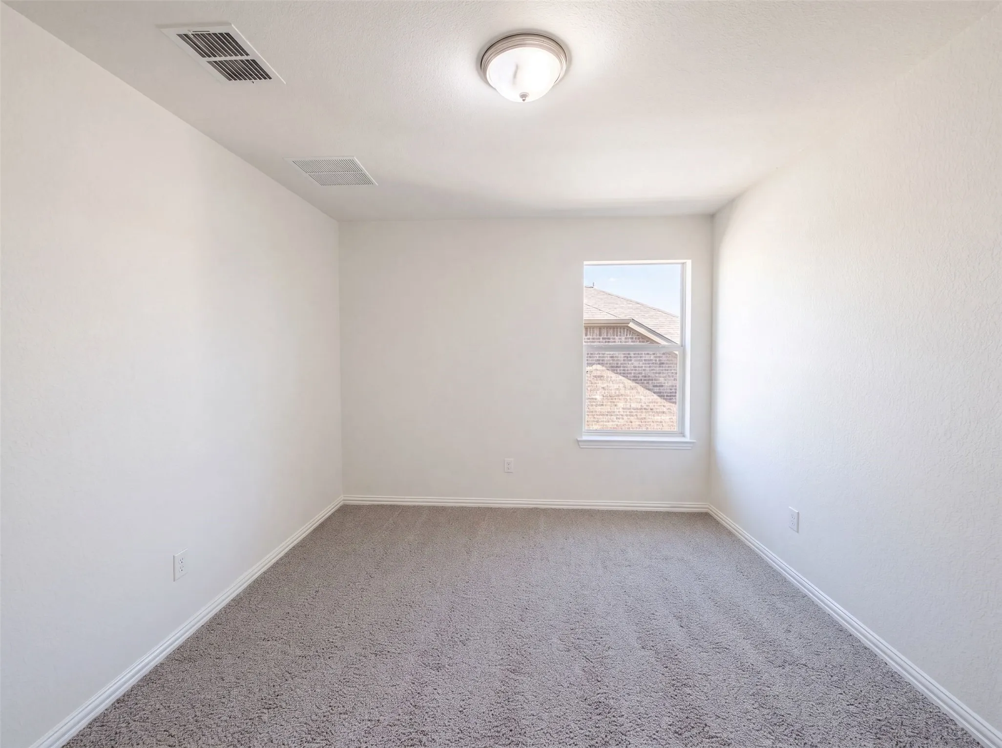 Single Family Residence For Sale in Denton County , 1421 Sparrow Drive, Little Elm, Texas 75068, 3 Bedroom, 3 Bathroom, 2 Garage spaces, 2,517 Sqft, built in 2007, mls#21336956, Real Estate Agent in Little Elm, Homes For Sale in Denton county, Homes For Sale in Little Elm, Realtor in Little Elm Texas, Real Estate Brokerage Independent Realty Texas, Luminita Cordes Realtor