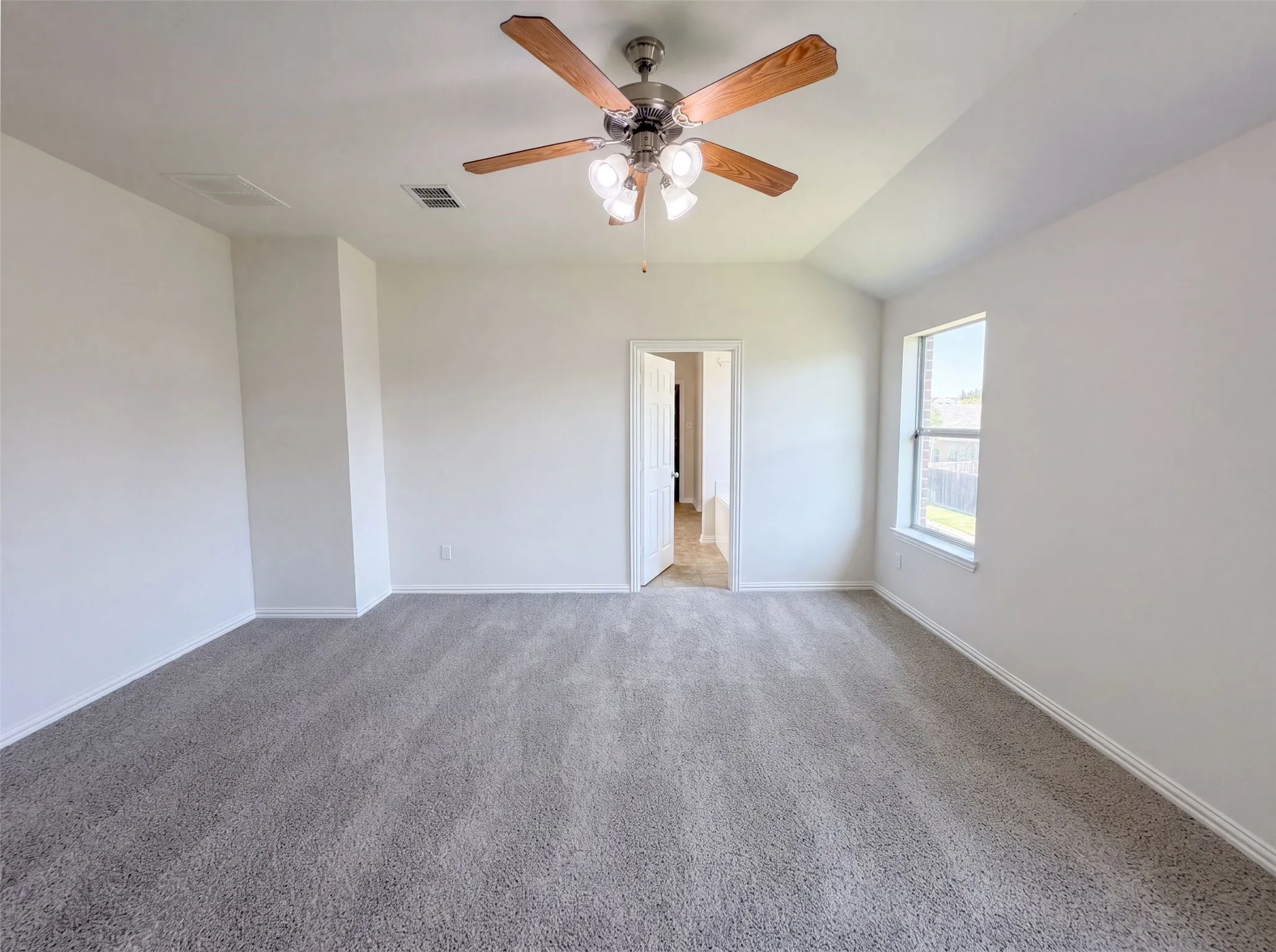 Single Family Residence For Sale in Denton County , 1421 Sparrow Drive, Little Elm, Texas 75068, 3 Bedroom, 3 Bathroom, 2 Garage spaces, 2,517 Sqft, built in 2007, mls#21336956, Real Estate Agent in Little Elm, Homes For Sale in Denton county, Homes For Sale in Little Elm, Realtor in Little Elm Texas, Real Estate Brokerage Independent Realty Texas, Luminita Cordes Realtor