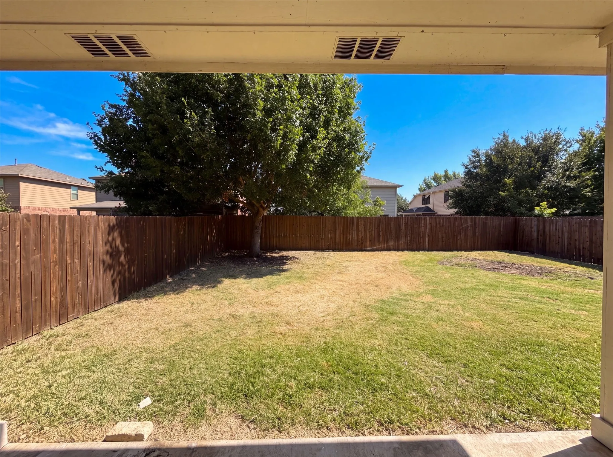 Single Family Residence For Sale in Denton County , 1421 Sparrow Drive, Little Elm, Texas 75068, 3 Bedroom, 3 Bathroom, 2 Garage spaces, 2,517 Sqft, built in 2007, mls#21336956, Real Estate Agent in Little Elm, Homes For Sale in Denton county, Homes For Sale in Little Elm, Realtor in Little Elm Texas, Real Estate Brokerage Independent Realty Texas, Luminita Cordes Realtor