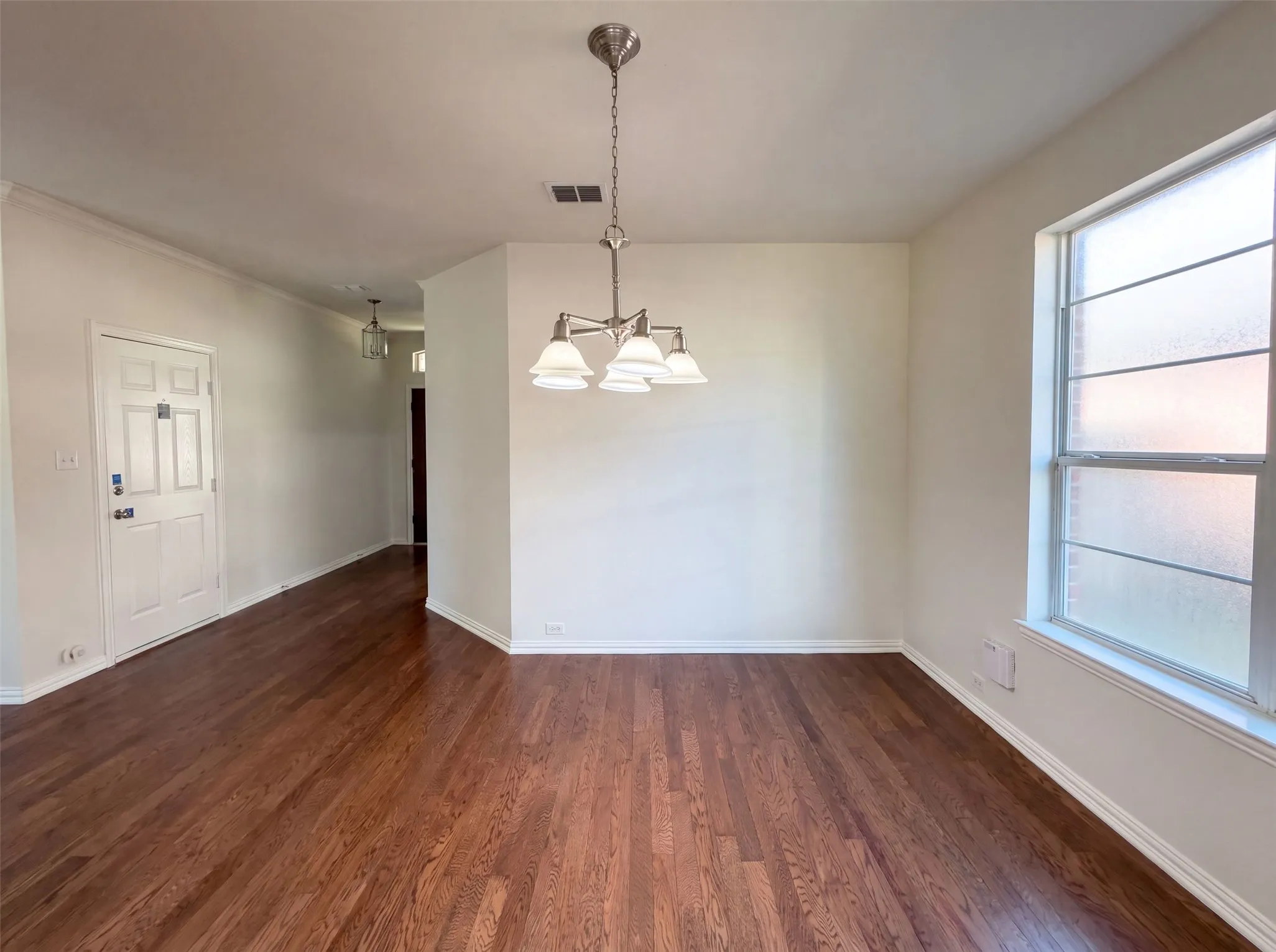 Single Family Residence For Sale in Denton County , 1421 Sparrow Drive, Little Elm, Texas 75068, 3 Bedroom, 3 Bathroom, 2 Garage spaces, 2,517 Sqft, built in 2007, mls#21336956, Real Estate Agent in Little Elm, Homes For Sale in Denton county, Homes For Sale in Little Elm, Realtor in Little Elm Texas, Real Estate Brokerage Independent Realty Texas, Luminita Cordes Realtor