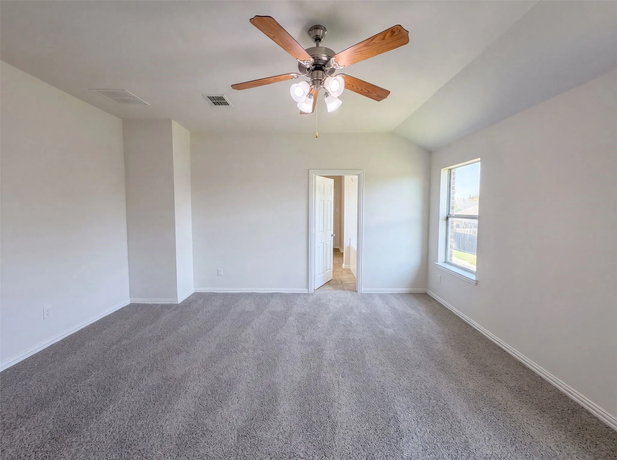 Single Family Residence For Sale in Denton County , 1421 Sparrow Drive, Little Elm, Texas 75068, 3 Bedroom, 3 Bathroom, 2 Garage spaces, 2,517 Sqft, built in 2007, mls#21336956, Real Estate Agent in Little Elm, Homes For Sale in Denton county, Homes For Sale in Little Elm, Realtor in Little Elm Texas, Real Estate Brokerage Independent Realty Texas, Luminita Cordes Realtor