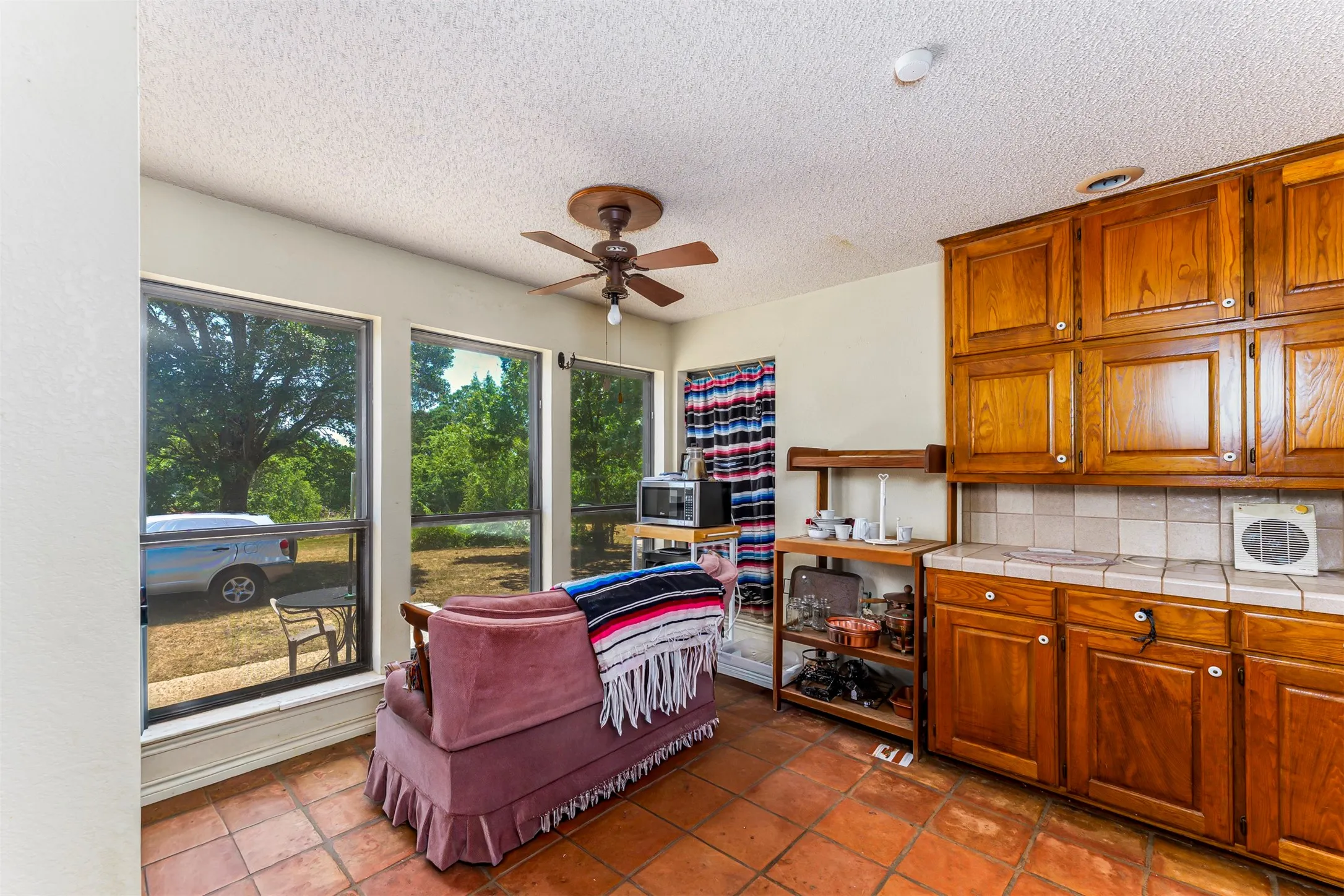 Single Family Residence For Sale in Tarrant County , 709 Cooks Lane, Fort Worth, Texas 76120, 3 Bedrooms, 3 Bathrooms, Garage spaces, 2,400 Sqft, built in 1968, Price $750,000, mls#21336472, Real Estate Agent in Fort Worth, Homes For Sale in Tarrant county, Homes For Sale in Fort Worth, Realtor in Fort Worth Texas, Real Estate Brokerage Independent Realty Texas, Luminita Cordes Realtor