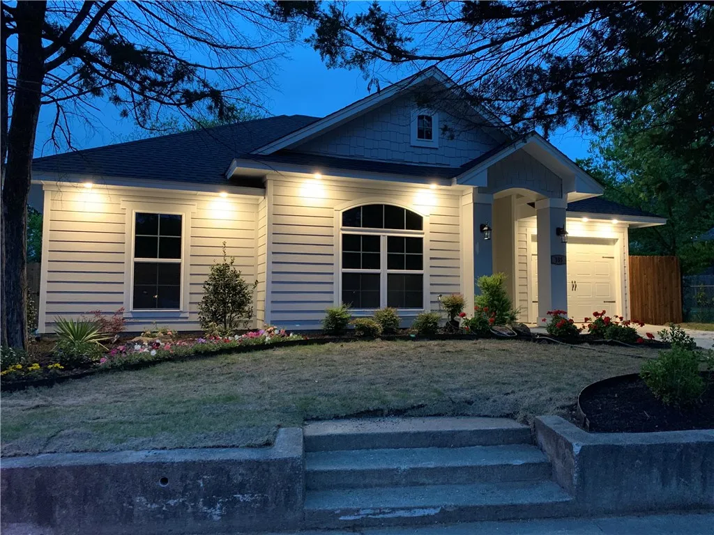 Single Family Residence For Sale in Ellis County , 305 Wyatt Street, Waxahachie, Texas 75165, 4 Bedroom, 2 Bathroom, 1 Garage spaces, 1,533 Sqft, built in 2019, mls#21336969, Real Estate Agent in Waxahachie, Homes For Sale in Ellis county, Homes For Sale in Waxahachie, Realtor in Waxahachie Texas, Real Estate Brokerage Independent Realty Texas, Luminita Cordes Realtor