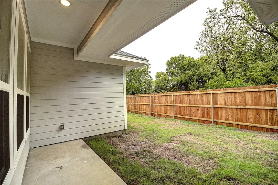 Single Family Residence For Sale in Ellis County , 305 Wyatt Street, Waxahachie, Texas 75165, 4 Bedroom, 2 Bathroom, 1 Garage spaces, 1,533 Sqft, built in 2019, mls#21336969, Real Estate Agent in Waxahachie, Homes For Sale in Ellis county, Homes For Sale in Waxahachie, Realtor in Waxahachie Texas, Real Estate Brokerage Independent Realty Texas, Luminita Cordes Realtor