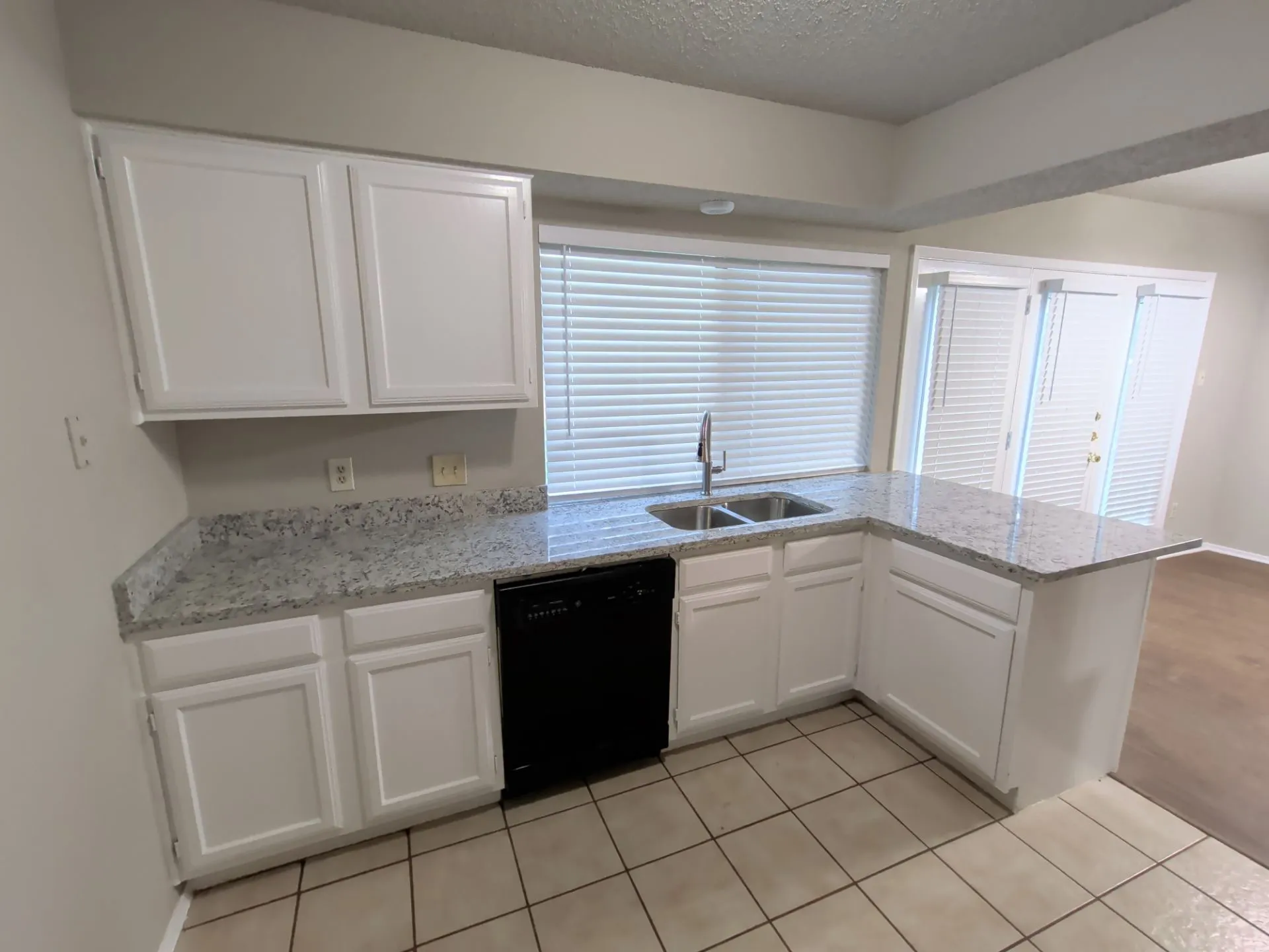 Single Family Residence For Sale in Tarrant County , 1703 Chittam Drive, Euless, Texas 76039, 3 Bedroom, 2 Bathroom, 2 Garage spaces, 1,523 Sqft, built in 1983, Price $365,000, mls#21336454, Real Estate Agent in Euless, Homes For Sale in Tarrant county, Homes For Sale in Euless, Realtor in Euless Texas, Real Estate Brokerage Independent Realty Texas, Luminita Cordes Realtor