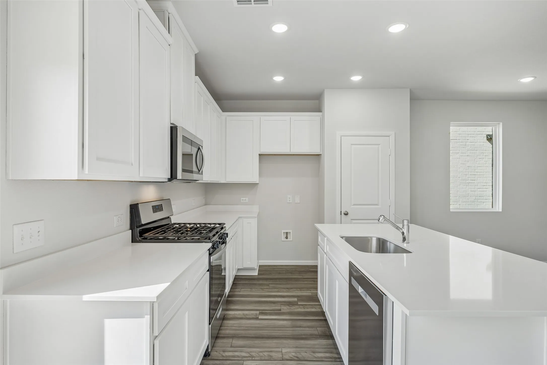 Single Family Residence For Sale in Kaufman County , 1814 Acosta Drive, Forney, Texas 75126, 4 Bedroom, 3 Bathroom, 2 Garage spaces, 1,991 Sqft, built in 2025, mls#21336979, Real Estate Agent in Forney, Homes For Sale in Kaufman county, Homes For Sale in Forney, Realtor in Forney Texas, Real Estate Brokerage Independent Realty Texas, Luminita Cordes Realtor
