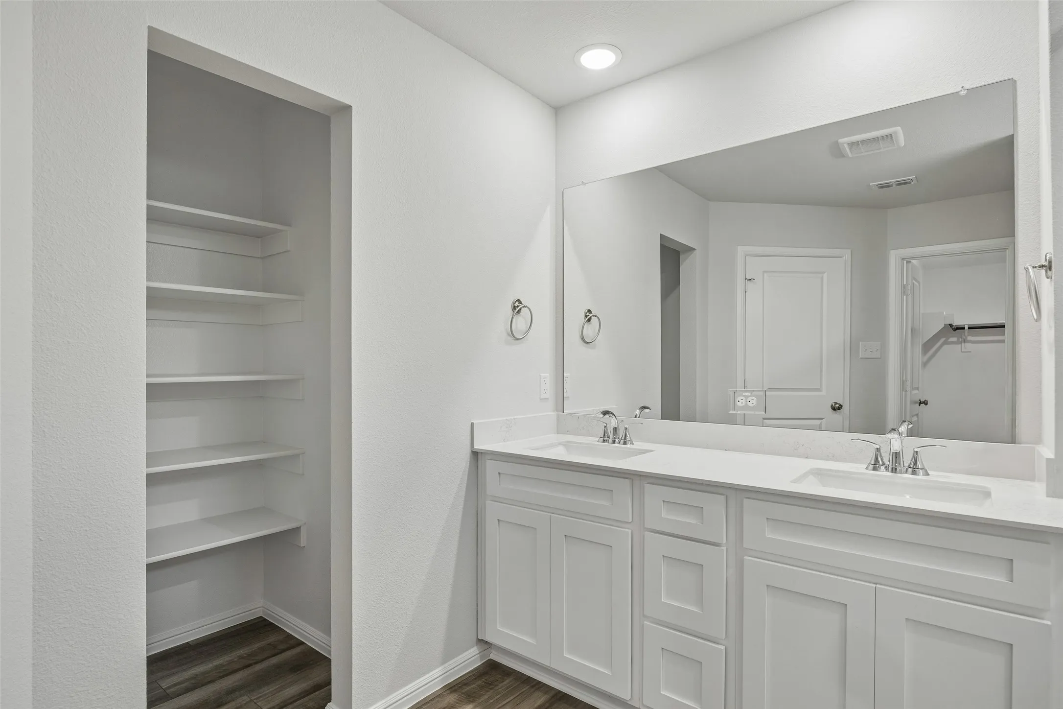 Single Family Residence For Sale in Kaufman County , 1814 Acosta Drive, Forney, Texas 75126, 4 Bedroom, 3 Bathroom, 2 Garage spaces, 1,991 Sqft, built in 2025, mls#21336979, Real Estate Agent in Forney, Homes For Sale in Kaufman county, Homes For Sale in Forney, Realtor in Forney Texas, Real Estate Brokerage Independent Realty Texas, Luminita Cordes Realtor