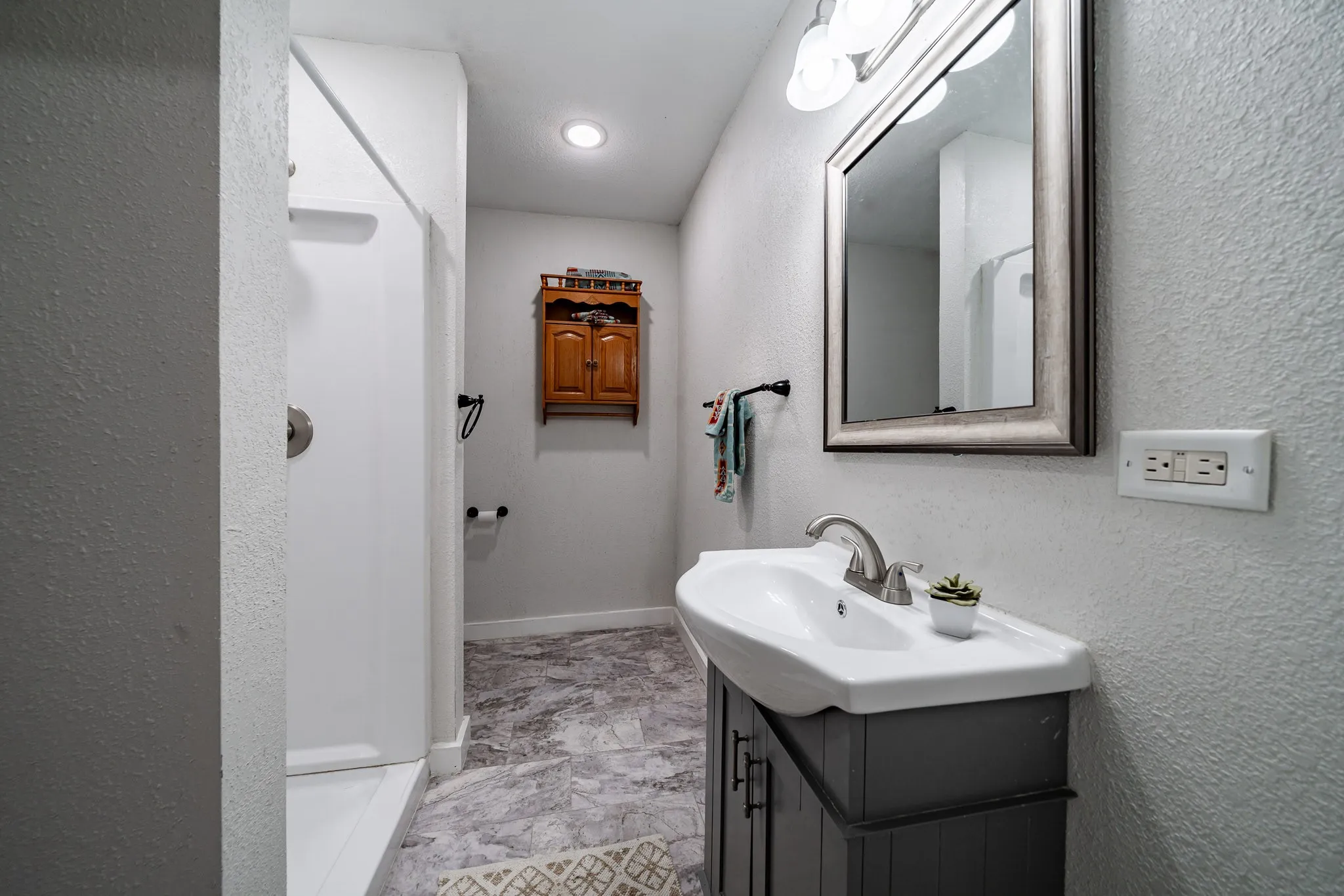 Single Family Residence For Sale in Stonewall County , 305 W Swenson Avenue, Aspermont, Texas 79502, 2 Bedrooms, 2 Bathrooms, 2 Garage spaces, 2,053 Sqft, built in 1940, Price $194,900, mls#21336853, Real Estate Agent in Aspermont, Homes For Sale in Stonewall county, Homes For Sale in Aspermont, Realtor in Aspermont Texas, Real Estate Brokerage Independent Realty Texas, Luminita Cordes Realtor
