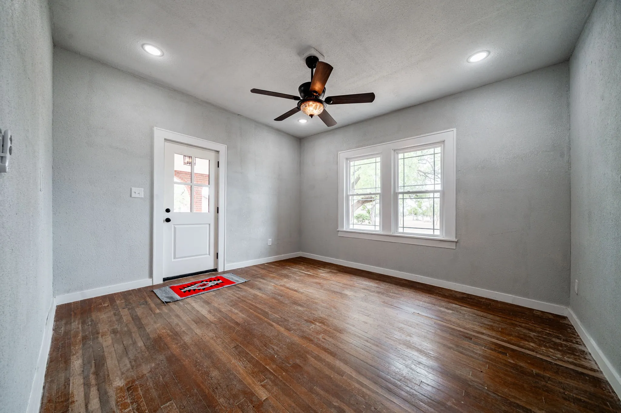 Single Family Residence For Sale in Stonewall County , 305 W Swenson Avenue, Aspermont, Texas 79502, 2 Bedrooms, 2 Bathrooms, 2 Garage spaces, 2,053 Sqft, built in 1940, Price $194,900, mls#21336853, Real Estate Agent in Aspermont, Homes For Sale in Stonewall county, Homes For Sale in Aspermont, Realtor in Aspermont Texas, Real Estate Brokerage Independent Realty Texas, Luminita Cordes Realtor