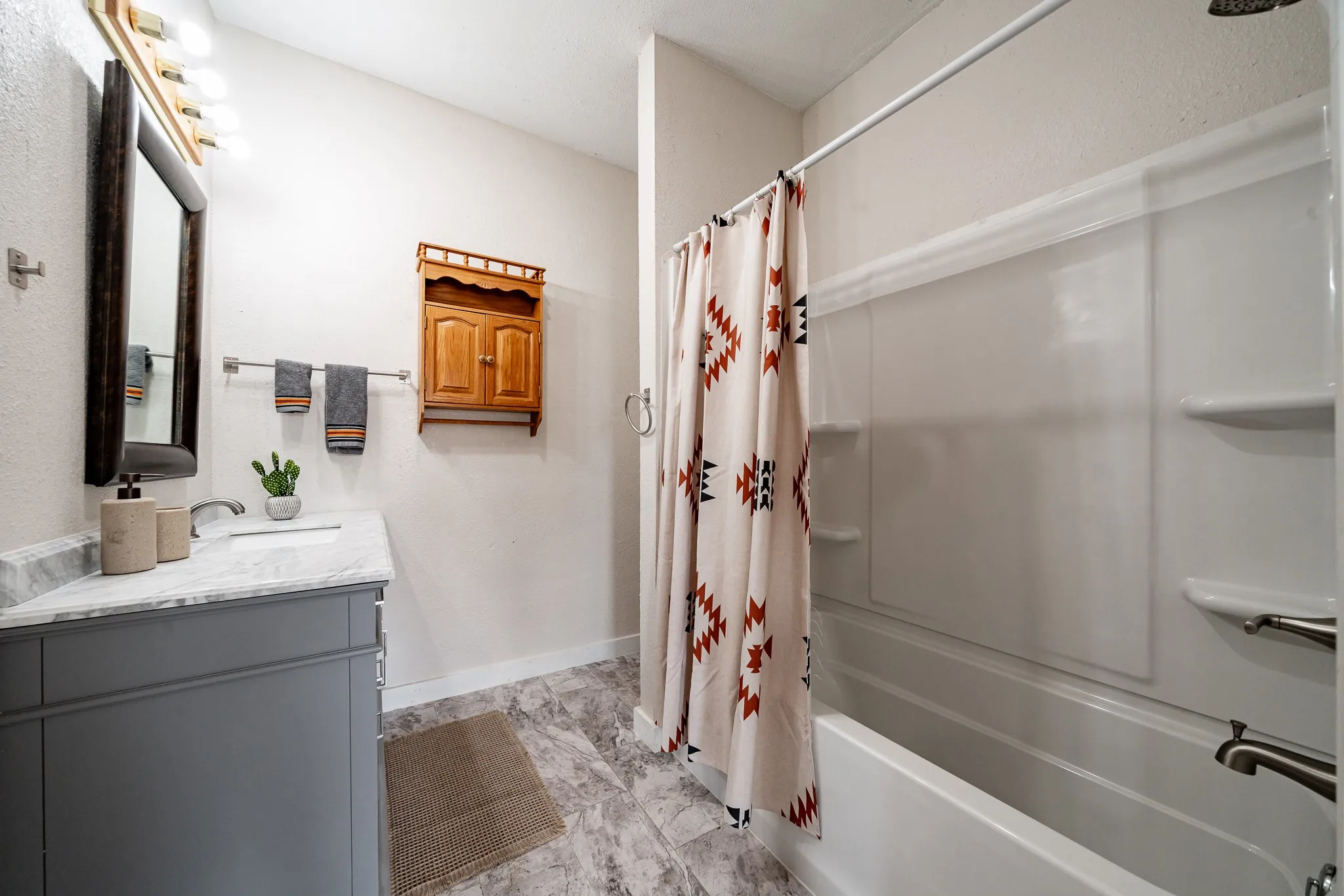Single Family Residence For Sale in Stonewall County , 305 W Swenson Avenue, Aspermont, Texas 79502, 2 Bedrooms, 2 Bathrooms, 2 Garage spaces, 2,053 Sqft, built in 1940, Price $194,900, mls#21336853, Real Estate Agent in Aspermont, Homes For Sale in Stonewall county, Homes For Sale in Aspermont, Realtor in Aspermont Texas, Real Estate Brokerage Independent Realty Texas, Luminita Cordes Realtor