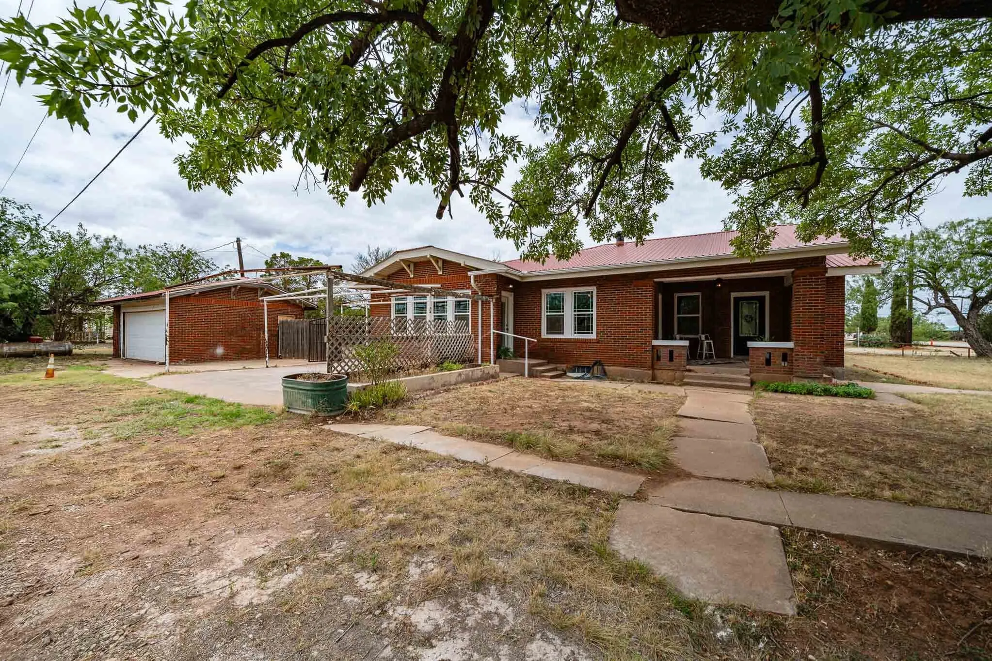 Single Family Residence For Sale in Stonewall County , 305 W Swenson Avenue, Aspermont, Texas 79502, 2 Bedrooms, 2 Bathrooms, 2 Garage spaces, 2,053 Sqft, built in 1940, Price $194,900, mls#21336853, Real Estate Agent in Aspermont, Homes For Sale in Stonewall county, Homes For Sale in Aspermont, Realtor in Aspermont Texas, Real Estate Brokerage Independent Realty Texas, Luminita Cordes Realtor
