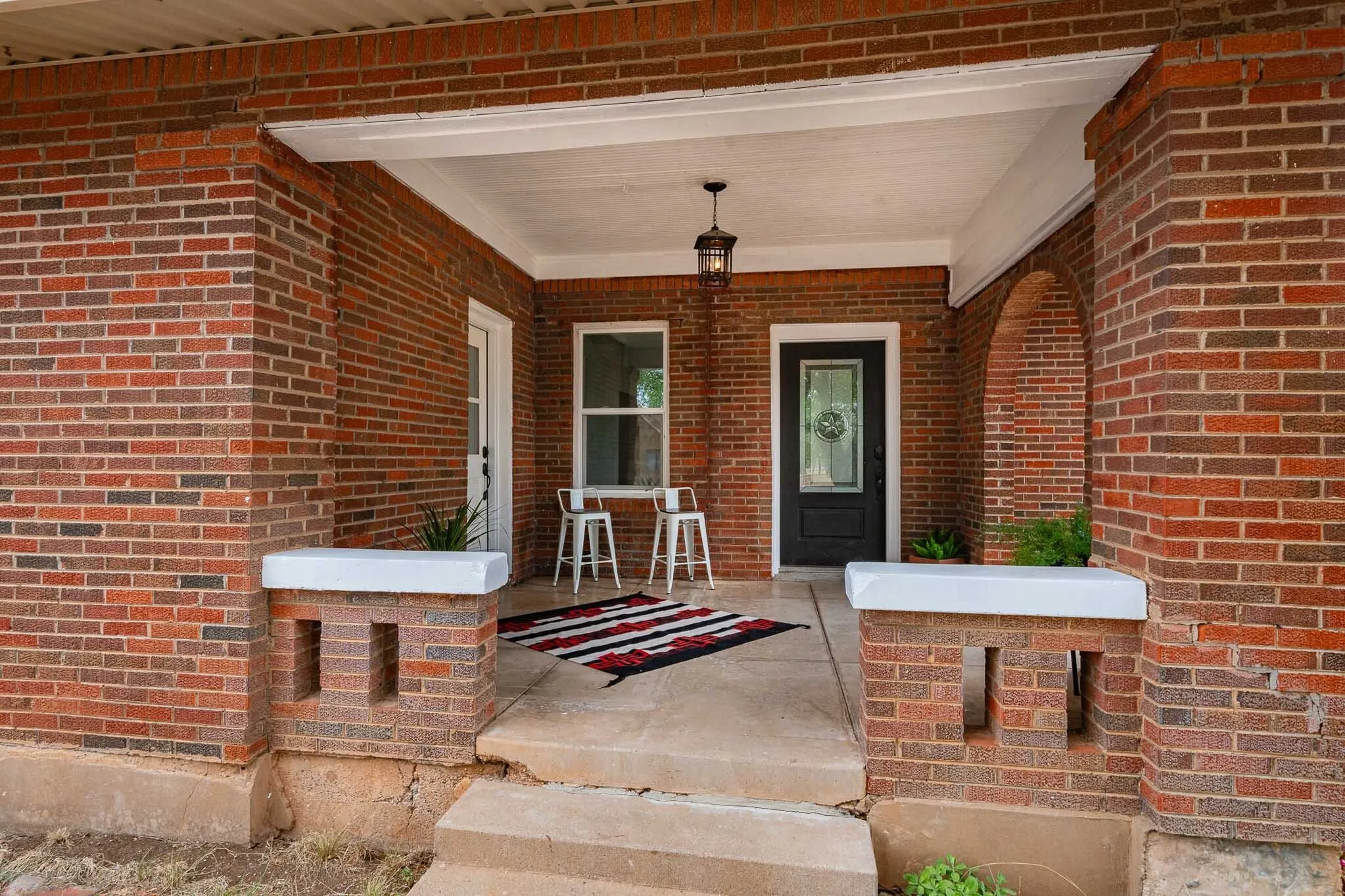 Single Family Residence For Sale in Stonewall County , 305 W Swenson Avenue, Aspermont, Texas 79502, 2 Bedrooms, 2 Bathrooms, 2 Garage spaces, 2,053 Sqft, built in 1940, Price $194,900, mls#21336853, Real Estate Agent in Aspermont, Homes For Sale in Stonewall county, Homes For Sale in Aspermont, Realtor in Aspermont Texas, Real Estate Brokerage Independent Realty Texas, Luminita Cordes Realtor
