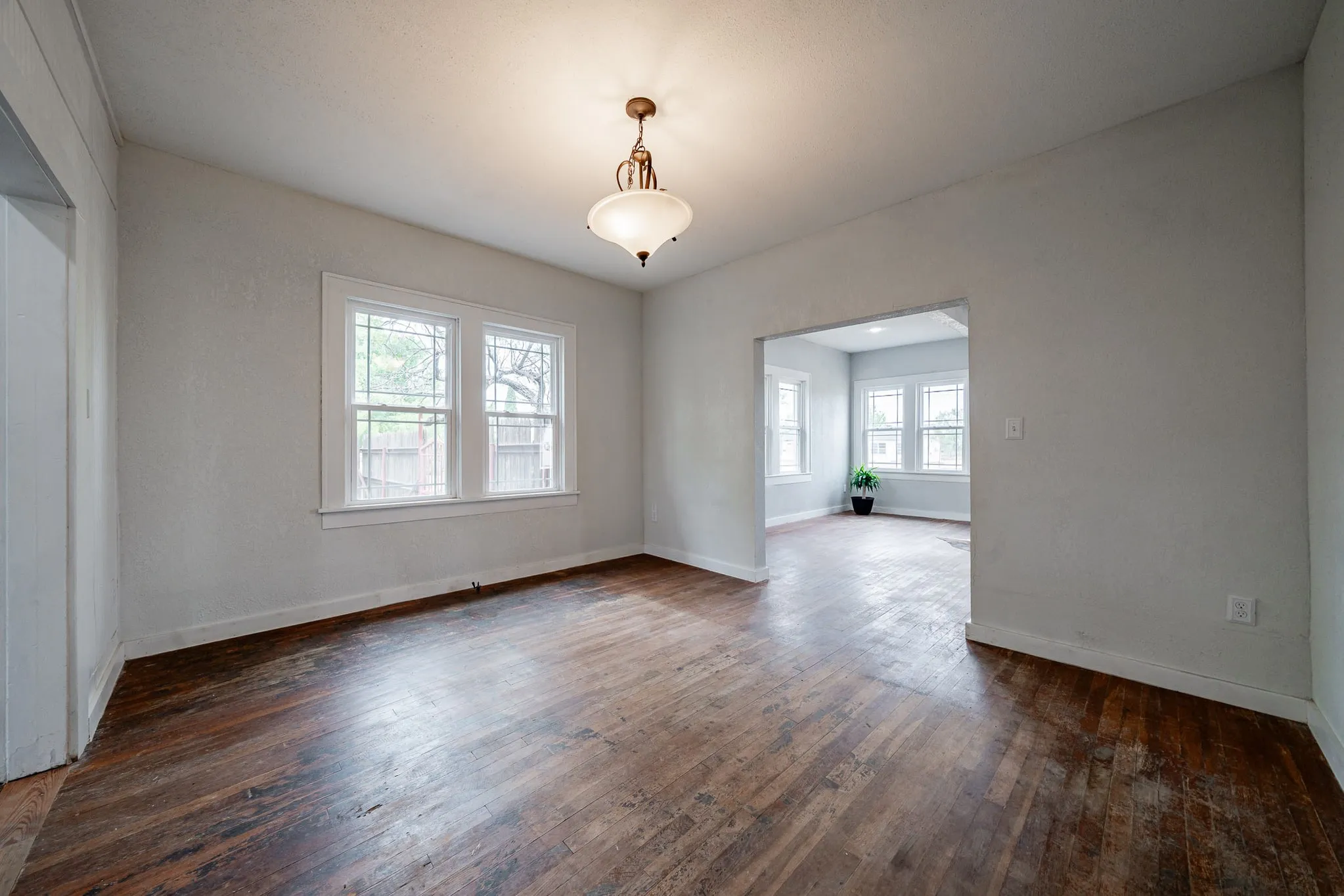 Single Family Residence For Sale in Stonewall County , 305 W Swenson Avenue, Aspermont, Texas 79502, 2 Bedrooms, 2 Bathrooms, 2 Garage spaces, 2,053 Sqft, built in 1940, Price $194,900, mls#21336853, Real Estate Agent in Aspermont, Homes For Sale in Stonewall county, Homes For Sale in Aspermont, Realtor in Aspermont Texas, Real Estate Brokerage Independent Realty Texas, Luminita Cordes Realtor