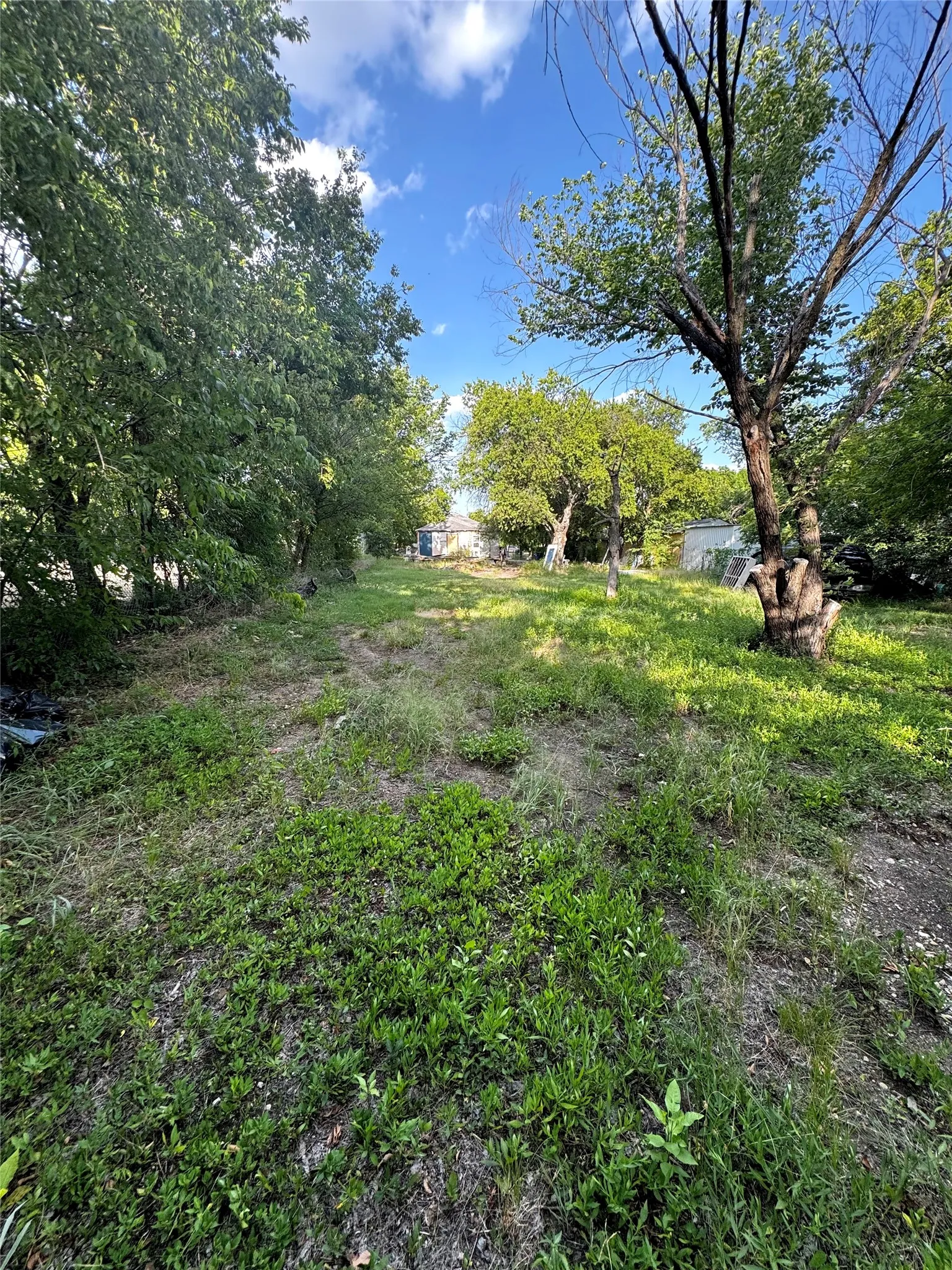 Single Family Residence For Sale in Dallas County , 3327 Peoria Street, Dallas, Texas 75212, 3 Bedroom, 1 Bathroom, Garage spaces, 1,148 Sqft, built in 1950, mls#21336983, Real Estate Agent in Dallas, Homes For Sale in Dallas county, Homes For Sale in Dallas, Realtor in Dallas Texas, Real Estate Brokerage Independent Realty Texas, Luminita Cordes Realtor