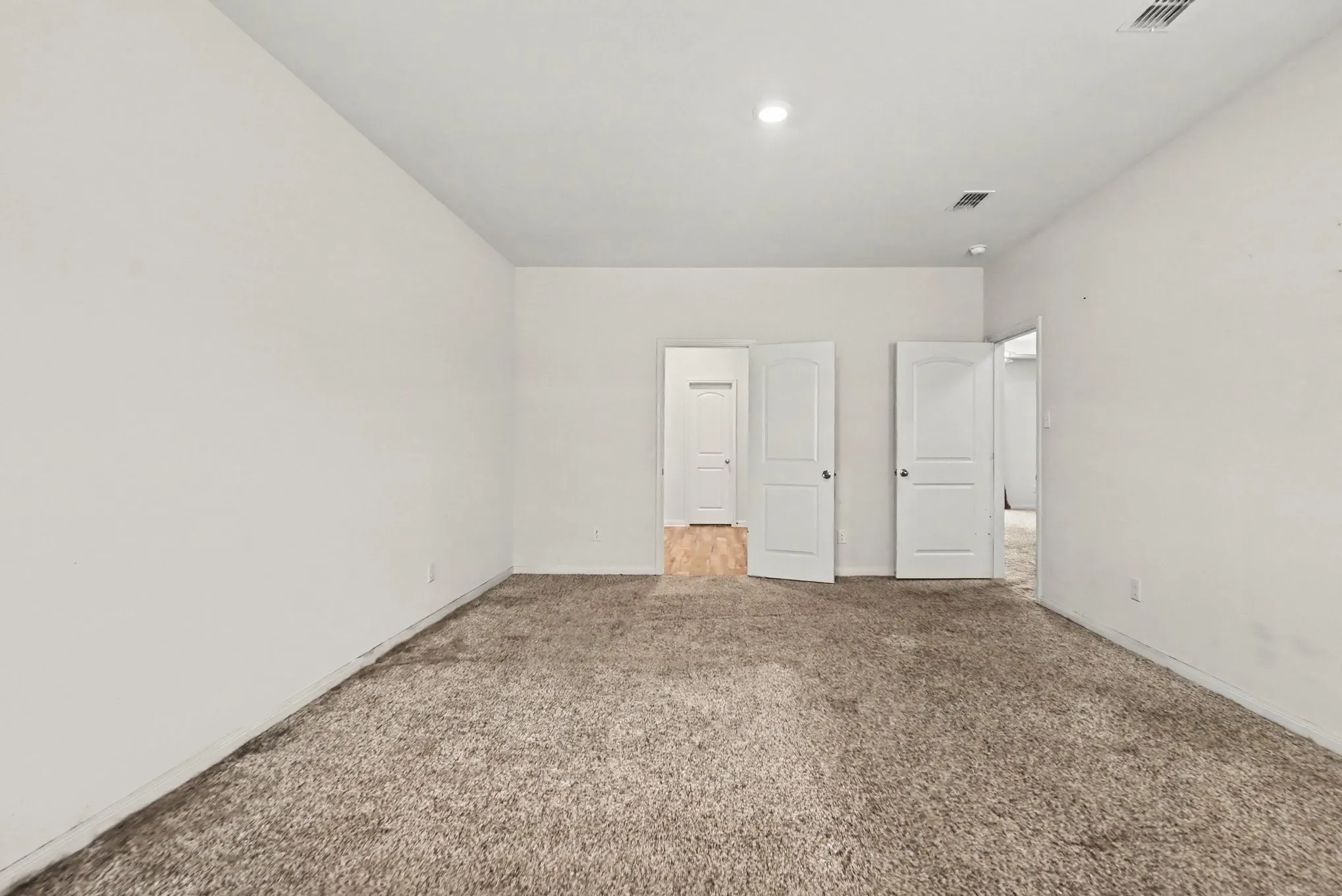 Single Family Residence For Sale in Tarrant County , 8512 Buck Mountain Pass, Fort Worth, Texas 76179, 4 Bedroom, 3 Bathroom, 2 Garage spaces, 2,131 Sqft, built in 2020, mls#21336647, Real Estate Agent in Fort Worth, Homes For Sale in Tarrant county, Homes For Sale in Fort Worth, Realtor in Fort Worth Texas, Real Estate Brokerage Independent Realty Texas, Luminita Cordes Realtor