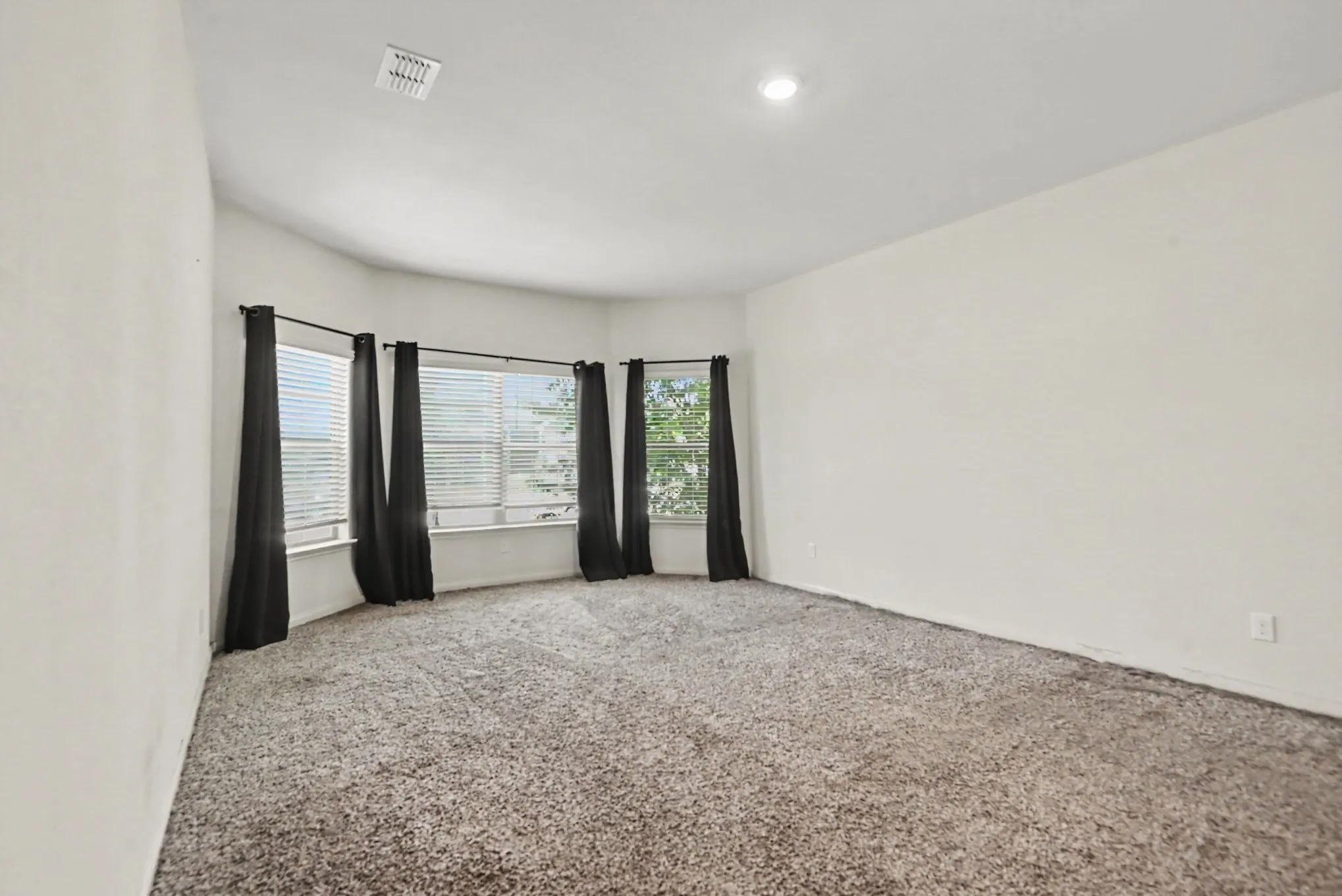 Single Family Residence For Sale in Tarrant County , 8512 Buck Mountain Pass, Fort Worth, Texas 76179, 4 Bedroom, 3 Bathroom, 2 Garage spaces, 2,131 Sqft, built in 2020, mls#21336647, Real Estate Agent in Fort Worth, Homes For Sale in Tarrant county, Homes For Sale in Fort Worth, Realtor in Fort Worth Texas, Real Estate Brokerage Independent Realty Texas, Luminita Cordes Realtor