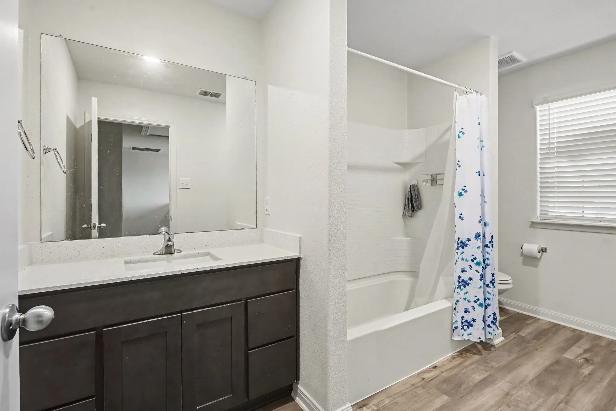 Single Family Residence For Sale in Tarrant County , 8512 Buck Mountain Pass, Fort Worth, Texas 76179, 4 Bedroom, 3 Bathroom, 2 Garage spaces, 2,131 Sqft, built in 2020, mls#21336647, Real Estate Agent in Fort Worth, Homes For Sale in Tarrant county, Homes For Sale in Fort Worth, Realtor in Fort Worth Texas, Real Estate Brokerage Independent Realty Texas, Luminita Cordes Realtor