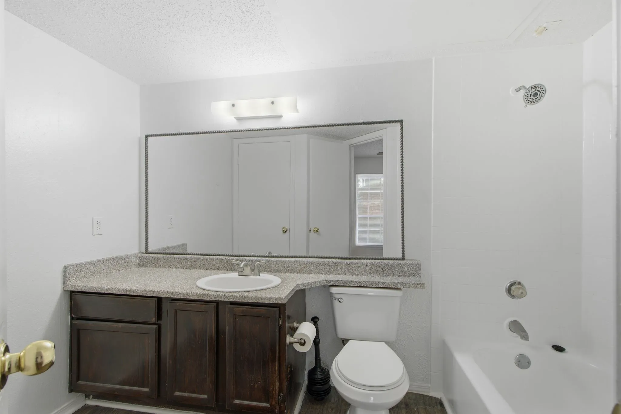 Condominium For Sale in Collin County , 18333 Roehampton Drive 1323, Dallas, Texas 75252, 1 Bedroom, 1 Bathroom, Garage spaces, 448 Sqft, built in 1985, mls#21336036, Real Estate Agent in Dallas, Homes For Sale in Collin county, Homes For Sale in Dallas, Realtor in Dallas Texas, Real Estate Brokerage Independent Realty Texas, Luminita Cordes Realtor