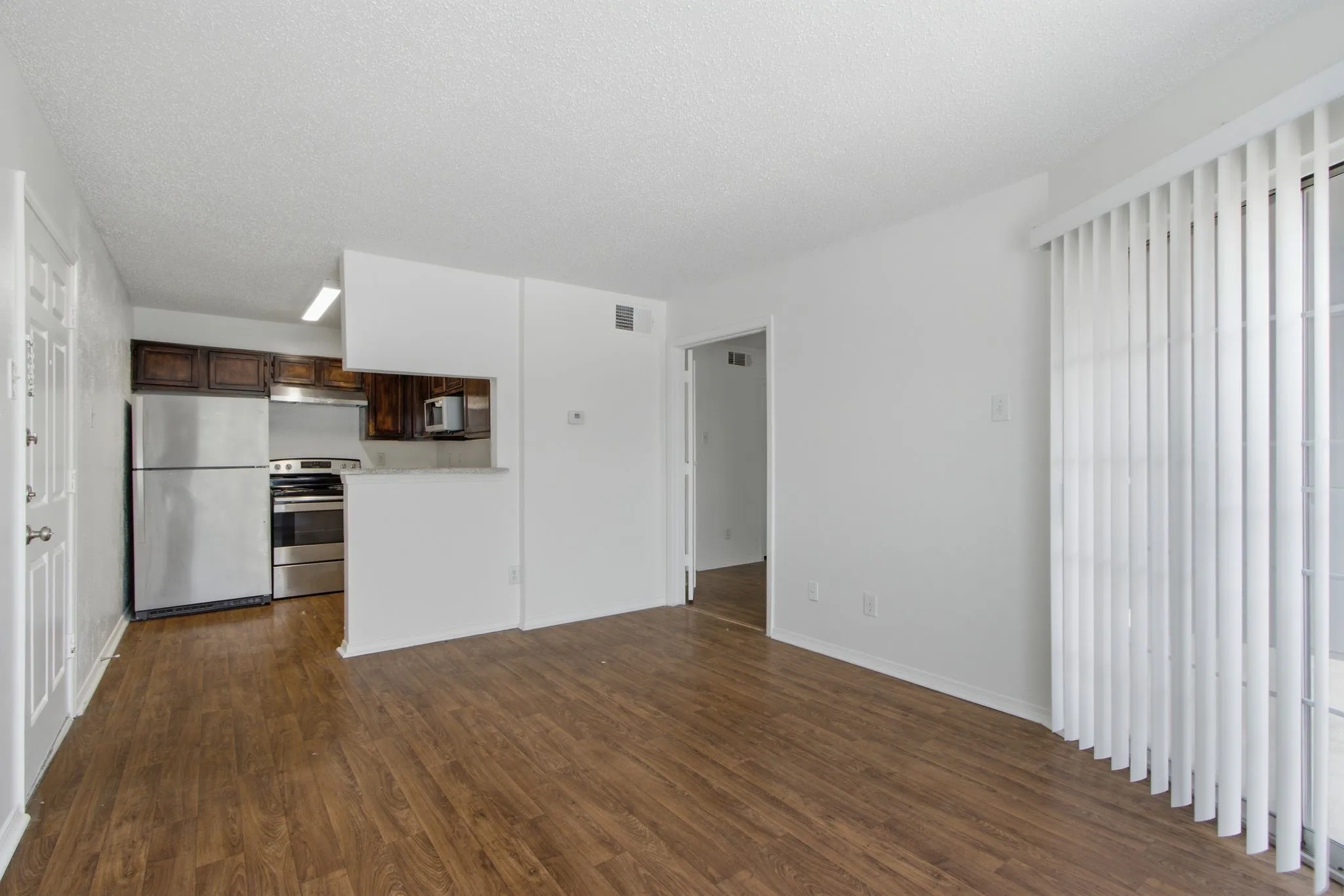Condominium For Sale in Collin County , 18333 Roehampton Drive 1323, Dallas, Texas 75252, 1 Bedroom, 1 Bathroom, Garage spaces, 448 Sqft, built in 1985, mls#21336036, Real Estate Agent in Dallas, Homes For Sale in Collin county, Homes For Sale in Dallas, Realtor in Dallas Texas, Real Estate Brokerage Independent Realty Texas, Luminita Cordes Realtor