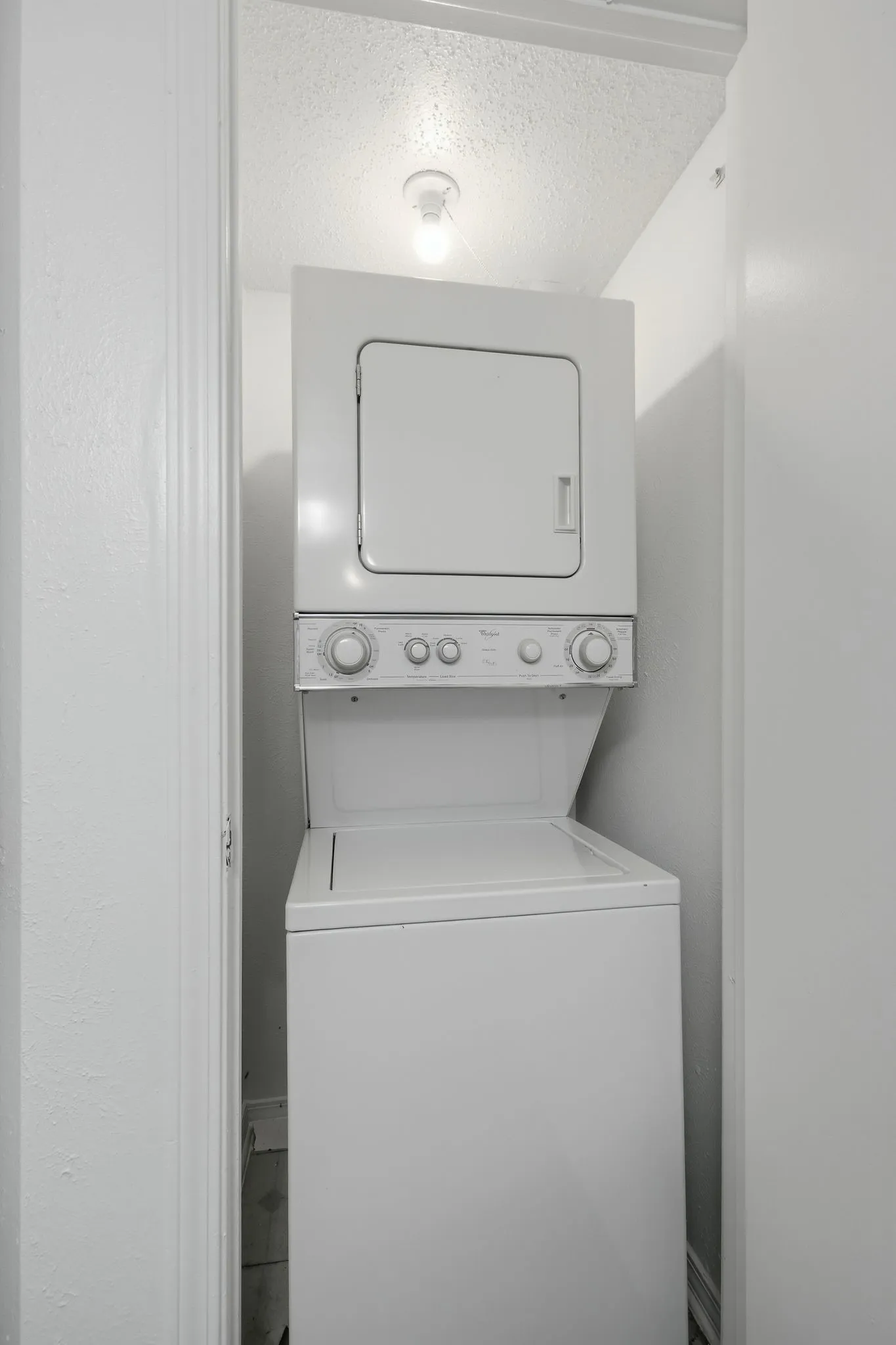 Condominium For Sale in Collin County , 18333 Roehampton Drive 1323, Dallas, Texas 75252, 1 Bedroom, 1 Bathroom, Garage spaces, 448 Sqft, built in 1985, mls#21336036, Real Estate Agent in Dallas, Homes For Sale in Collin county, Homes For Sale in Dallas, Realtor in Dallas Texas, Real Estate Brokerage Independent Realty Texas, Luminita Cordes Realtor
