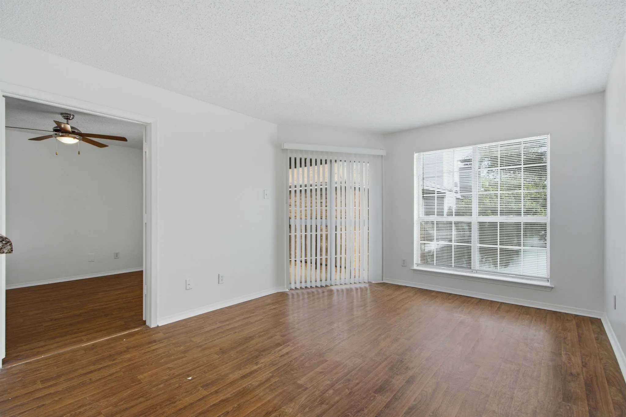 Condominium For Sale in Collin County , 18333 Roehampton Drive 1323, Dallas, Texas 75252, 1 Bedroom, 1 Bathroom, Garage spaces, 448 Sqft, built in 1985, mls#21336036, Real Estate Agent in Dallas, Homes For Sale in Collin county, Homes For Sale in Dallas, Realtor in Dallas Texas, Real Estate Brokerage Independent Realty Texas, Luminita Cordes Realtor