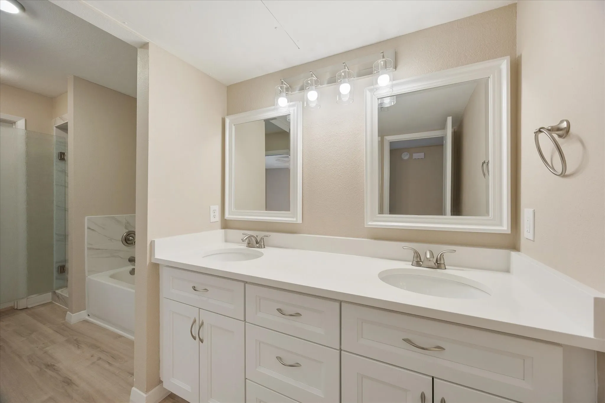 Condominium For Rent in Rockwall County , 1041 Signal Ridge Place, Rockwall, Texas 75032, 2 Bedroom, 2 Bathroom, Garage spaces, 1,155 Sqft, built in 1984, mls#21336531, Real Estate Agent in Rockwall, Homes For Rent in Rockwall county, Homes For Rent in Rockwall, Realtor in Rockwall Texas, Real Estate Brokerage Independent Realty Texas, Luminita Cordes Realtor
