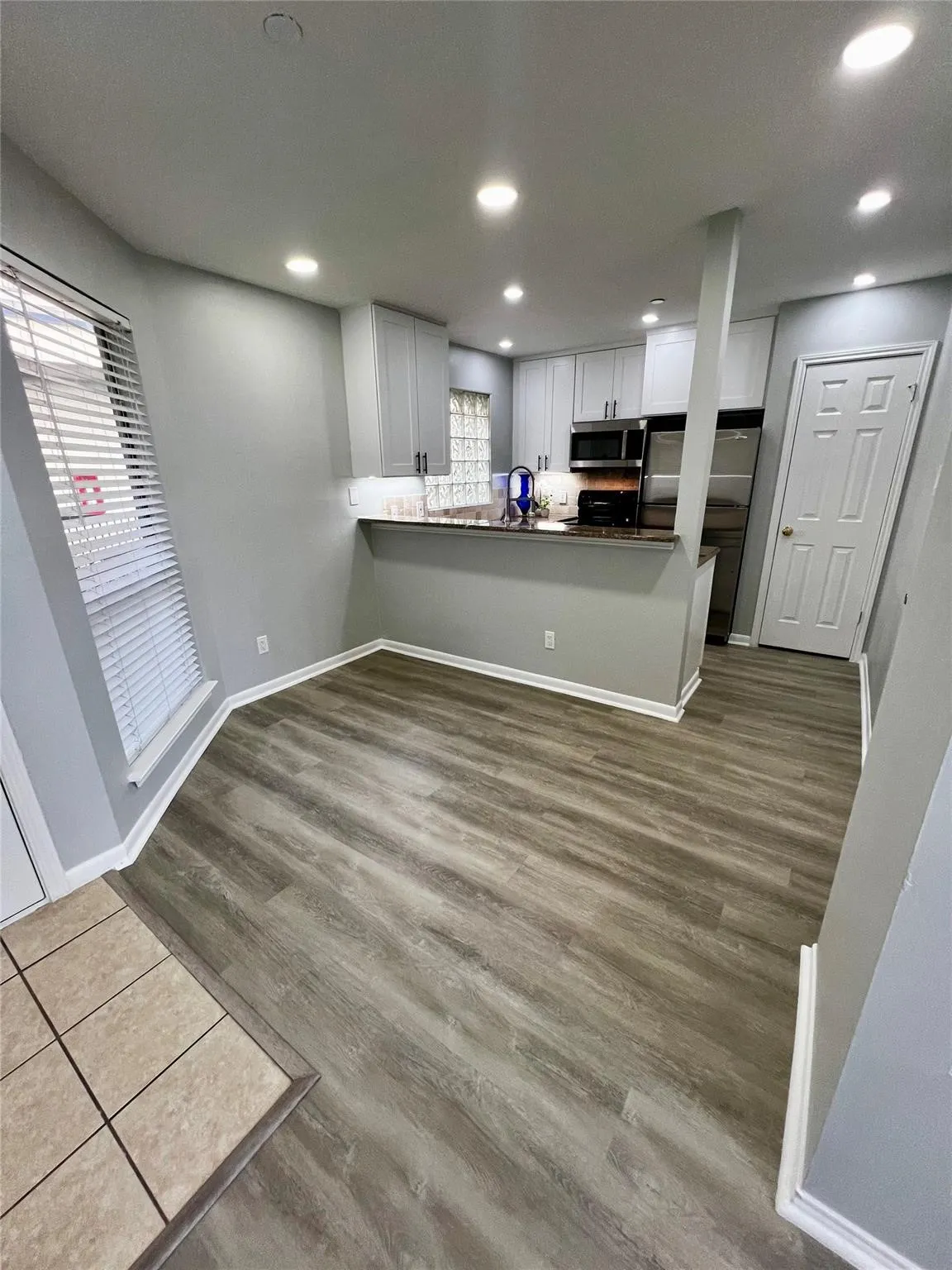 Condominium For Sale in Dallas County , 4221 Cole Avenue 202, Dallas, Texas 75205, 2 Bedroom, 2 Bathroom, 1 Garage spaces, 1,291 Sqft, built in 1983, mls#21336987, Real Estate Agent in Dallas, Homes For Sale in Dallas county, Homes For Sale in Dallas, Realtor in Dallas Texas, Real Estate Brokerage Independent Realty Texas, Luminita Cordes Realtor