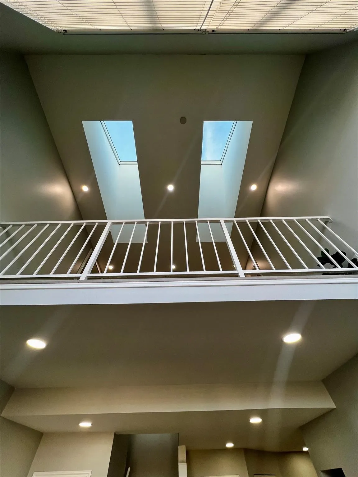 Condominium For Sale in Dallas County , 4221 Cole Avenue 202, Dallas, Texas 75205, 2 Bedroom, 2 Bathroom, 1 Garage spaces, 1,291 Sqft, built in 1983, mls#21336987, Real Estate Agent in Dallas, Homes For Sale in Dallas county, Homes For Sale in Dallas, Realtor in Dallas Texas, Real Estate Brokerage Independent Realty Texas, Luminita Cordes Realtor