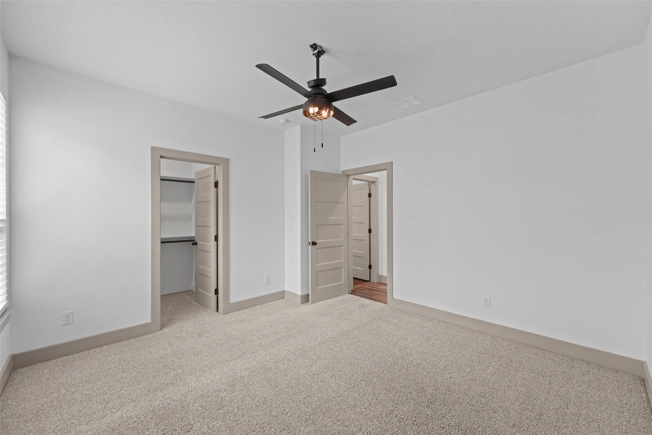 Single Family Residence For Sale in Johnson County , 3217 Bairds Lane, Burleson, Texas 76028, 3 Bedroom, 3 Bathroom, 2 Garage spaces, 2,952 Sqft, built in 2021, mls#21329861, Real Estate Agent in Burleson, Homes For Sale in Johnson county, Homes For Sale in Burleson, Realtor in Burleson Texas, Real Estate Brokerage Independent Realty Texas, Luminita Cordes Realtor