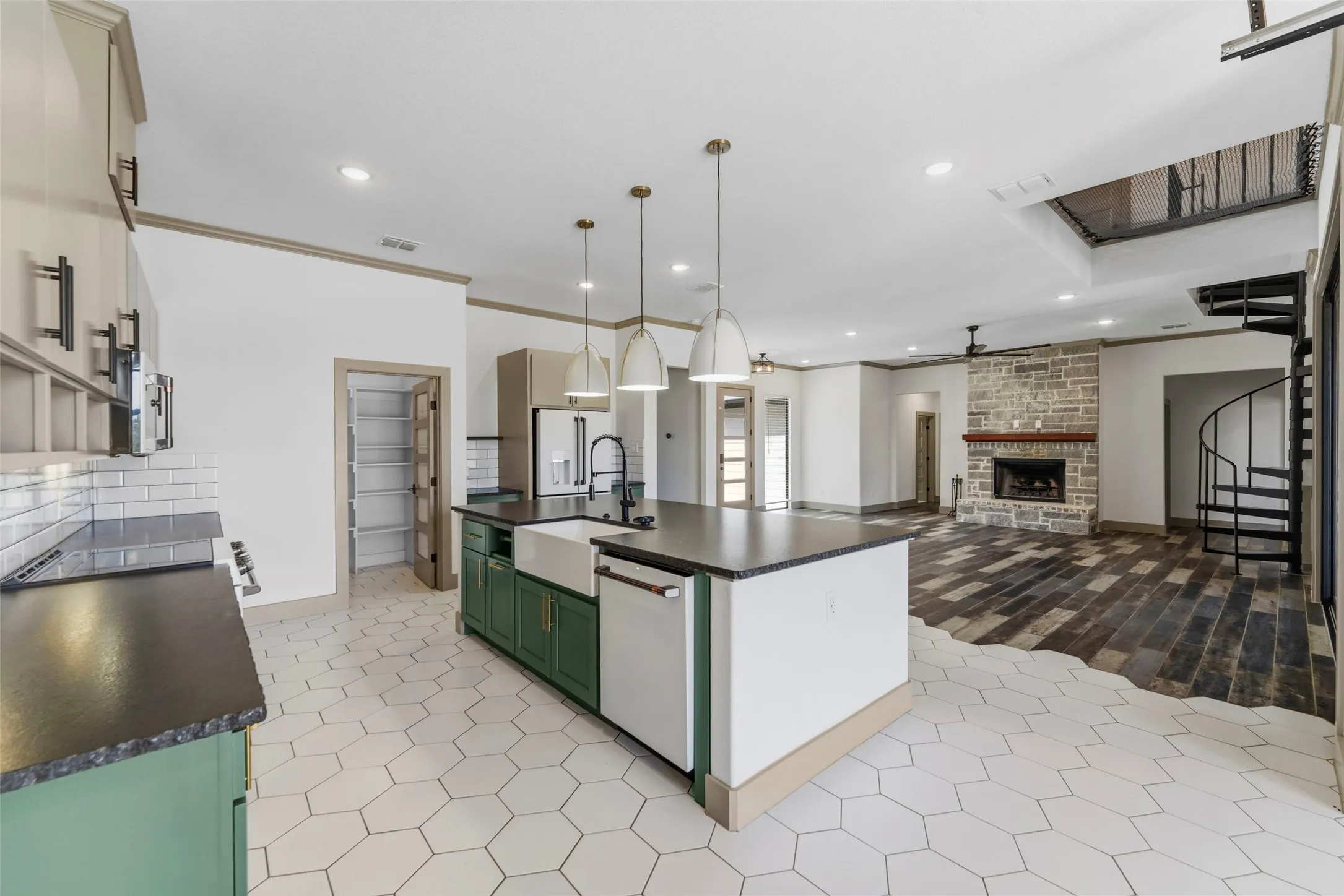 Single Family Residence For Sale in Johnson County , 3217 Bairds Lane, Burleson, Texas 76028, 3 Bedroom, 3 Bathroom, 2 Garage spaces, 2,952 Sqft, built in 2021, mls#21329861, Real Estate Agent in Burleson, Homes For Sale in Johnson county, Homes For Sale in Burleson, Realtor in Burleson Texas, Real Estate Brokerage Independent Realty Texas, Luminita Cordes Realtor