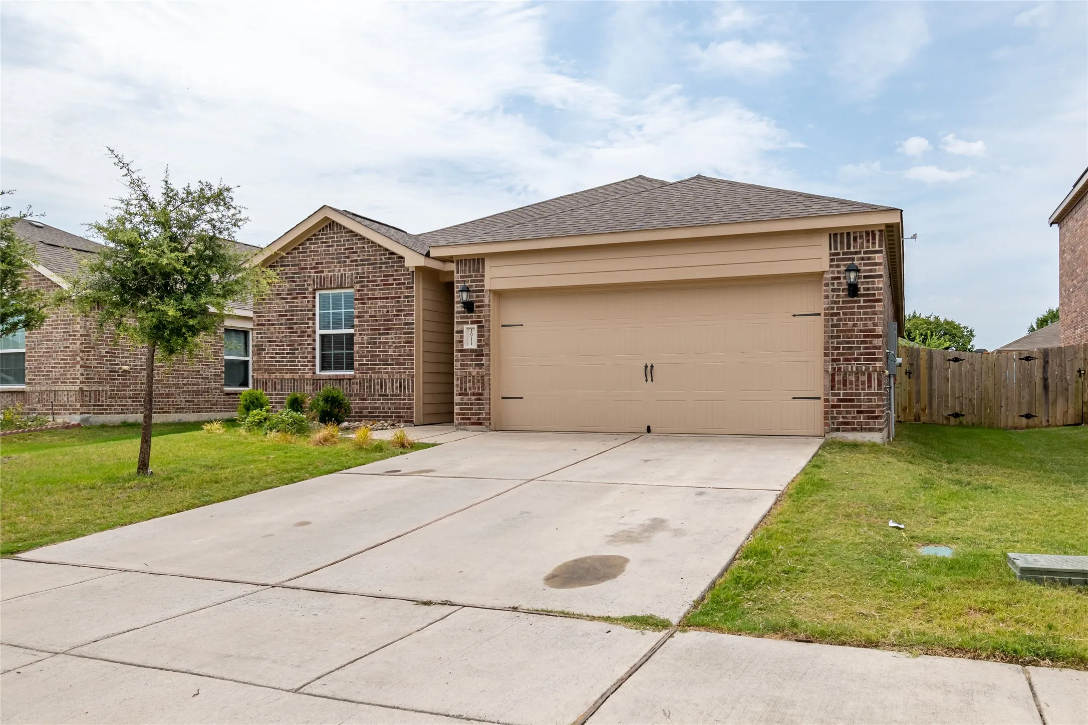 Single Family Residence For Rent in Collin County , 1911 Hot Springs Way, Princeton, Texas 75407, 3 Bedroom, 2 Bathroom, 2 Garage spaces, 1,619 Sqft, built in 2018, mls#21335502, Real Estate Agent in Princeton, Homes For Rent in Collin county, Homes For Rent in Princeton, Realtor in Princeton Texas, Real Estate Brokerage Independent Realty Texas, Luminita Cordes Realtor