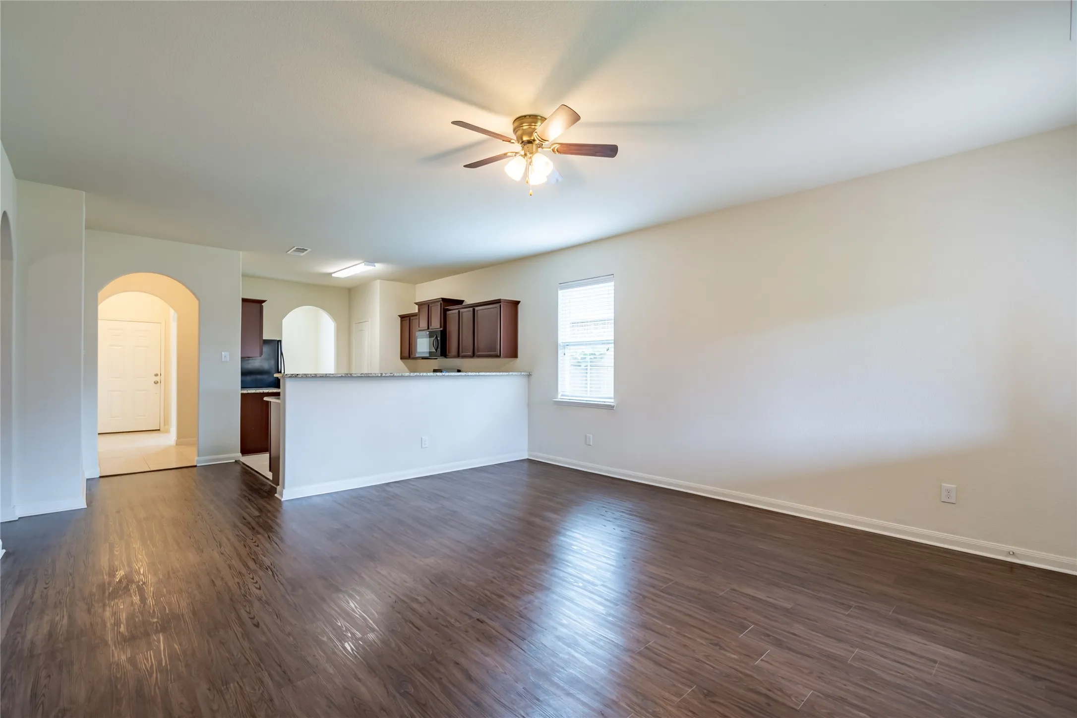 Single Family Residence For Rent in Collin County , 1911 Hot Springs Way, Princeton, Texas 75407, 3 Bedroom, 2 Bathroom, 2 Garage spaces, 1,619 Sqft, built in 2018, mls#21335502, Real Estate Agent in Princeton, Homes For Rent in Collin county, Homes For Rent in Princeton, Realtor in Princeton Texas, Real Estate Brokerage Independent Realty Texas, Luminita Cordes Realtor
