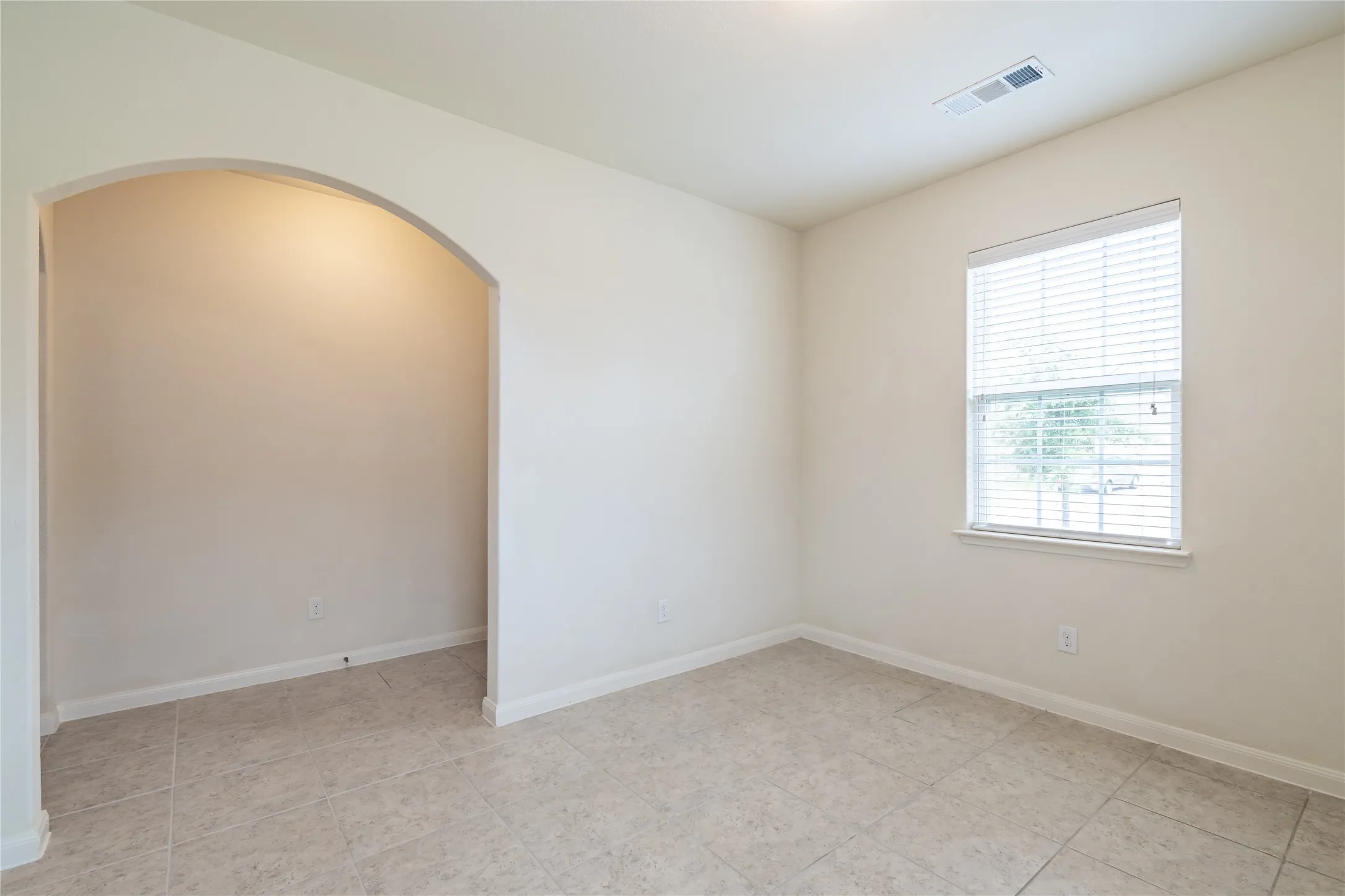 Single Family Residence For Rent in Collin County , 1911 Hot Springs Way, Princeton, Texas 75407, 3 Bedroom, 2 Bathroom, 2 Garage spaces, 1,619 Sqft, built in 2018, mls#21335502, Real Estate Agent in Princeton, Homes For Rent in Collin county, Homes For Rent in Princeton, Realtor in Princeton Texas, Real Estate Brokerage Independent Realty Texas, Luminita Cordes Realtor