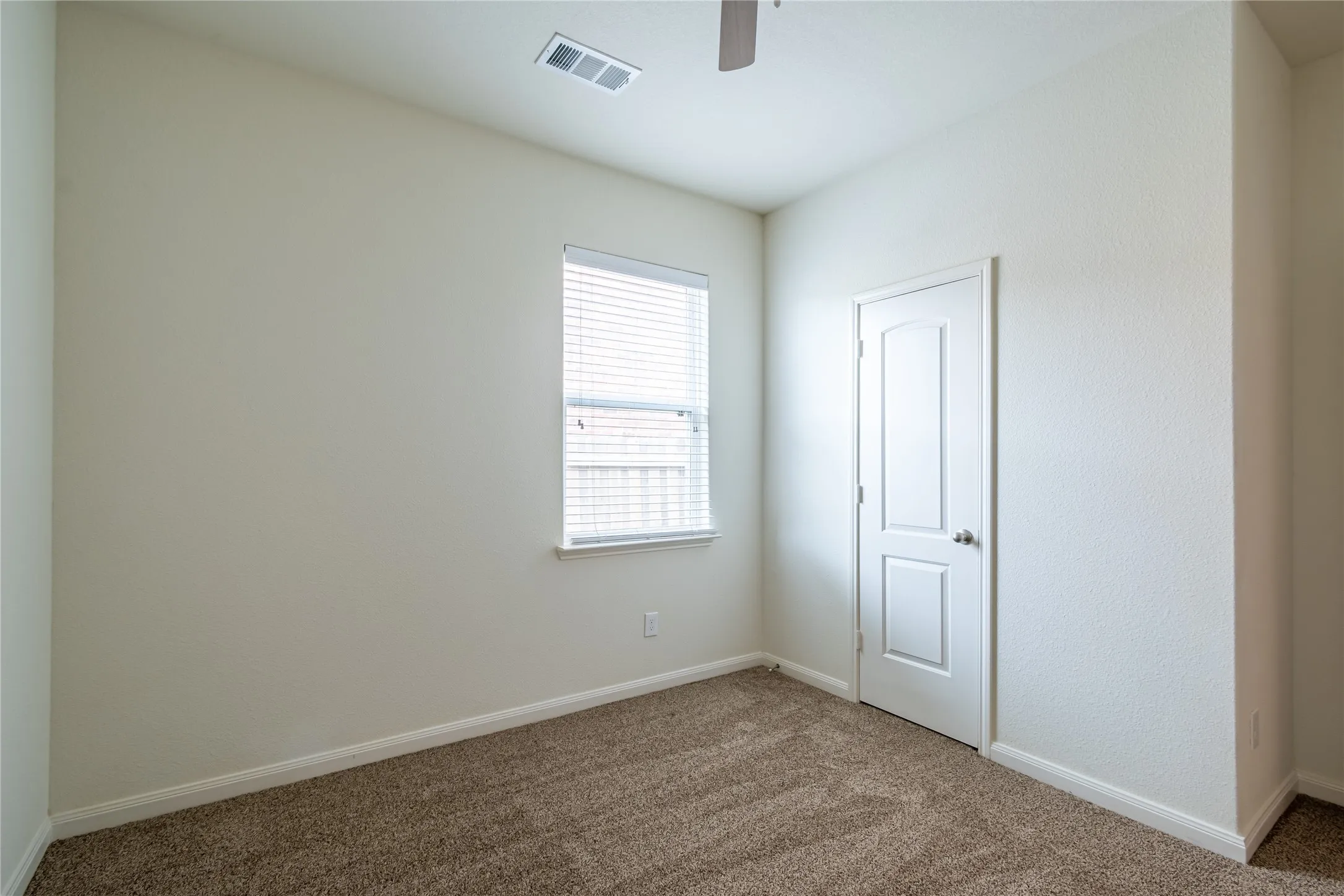 Single Family Residence For Rent in Collin County , 1911 Hot Springs Way, Princeton, Texas 75407, 3 Bedroom, 2 Bathroom, 2 Garage spaces, 1,619 Sqft, built in 2018, mls#21335502, Real Estate Agent in Princeton, Homes For Rent in Collin county, Homes For Rent in Princeton, Realtor in Princeton Texas, Real Estate Brokerage Independent Realty Texas, Luminita Cordes Realtor