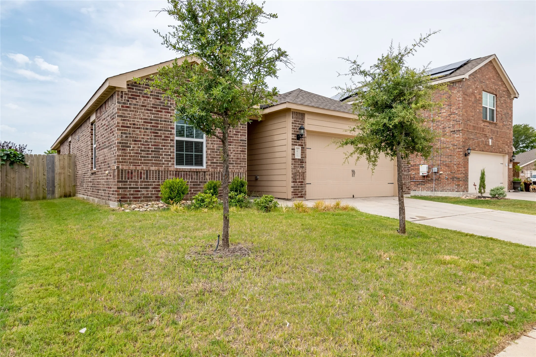 Single Family Residence For Rent in Collin County , 1911 Hot Springs Way, Princeton, Texas 75407, 3 Bedroom, 2 Bathroom, 2 Garage spaces, 1,619 Sqft, built in 2018, mls#21335502, Real Estate Agent in Princeton, Homes For Rent in Collin county, Homes For Rent in Princeton, Realtor in Princeton Texas, Real Estate Brokerage Independent Realty Texas, Luminita Cordes Realtor