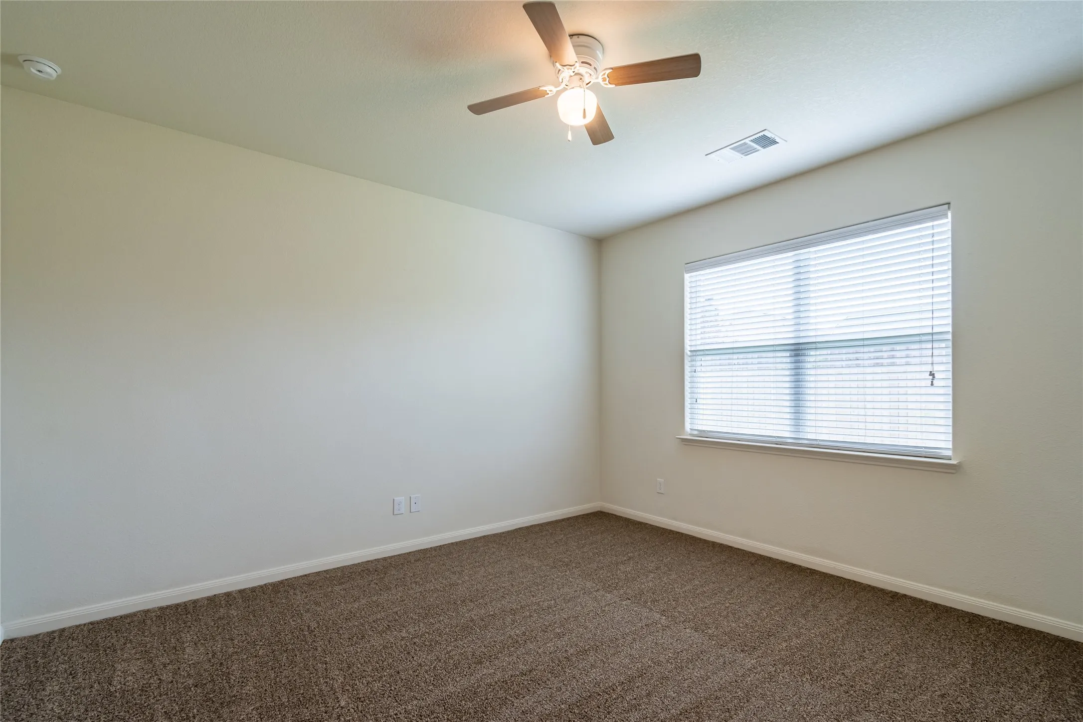 Single Family Residence For Rent in Collin County , 1911 Hot Springs Way, Princeton, Texas 75407, 3 Bedroom, 2 Bathroom, 2 Garage spaces, 1,619 Sqft, built in 2018, mls#21335502, Real Estate Agent in Princeton, Homes For Rent in Collin county, Homes For Rent in Princeton, Realtor in Princeton Texas, Real Estate Brokerage Independent Realty Texas, Luminita Cordes Realtor
