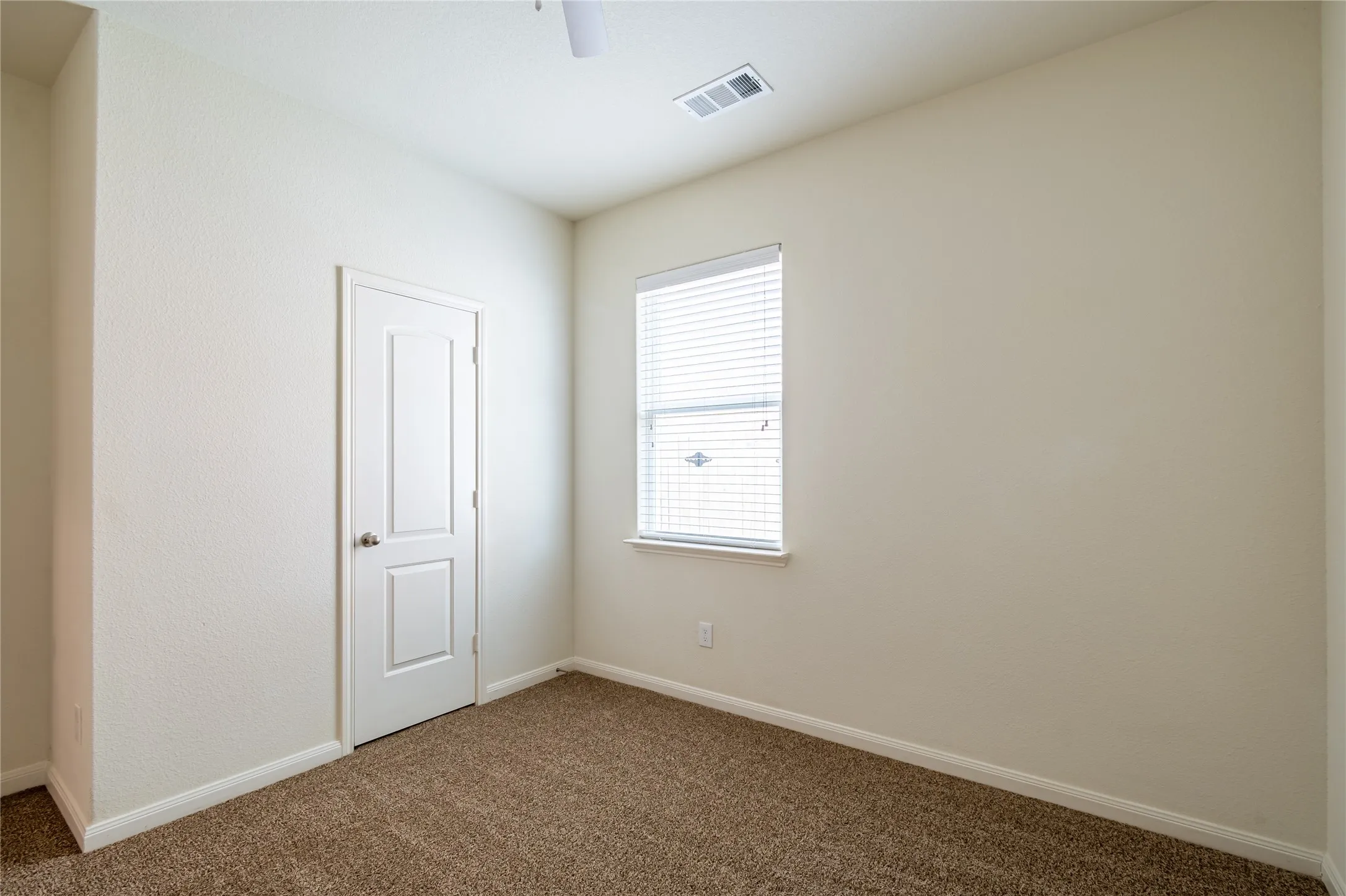 Single Family Residence For Rent in Collin County , 1911 Hot Springs Way, Princeton, Texas 75407, 3 Bedroom, 2 Bathroom, 2 Garage spaces, 1,619 Sqft, built in 2018, mls#21335502, Real Estate Agent in Princeton, Homes For Rent in Collin county, Homes For Rent in Princeton, Realtor in Princeton Texas, Real Estate Brokerage Independent Realty Texas, Luminita Cordes Realtor