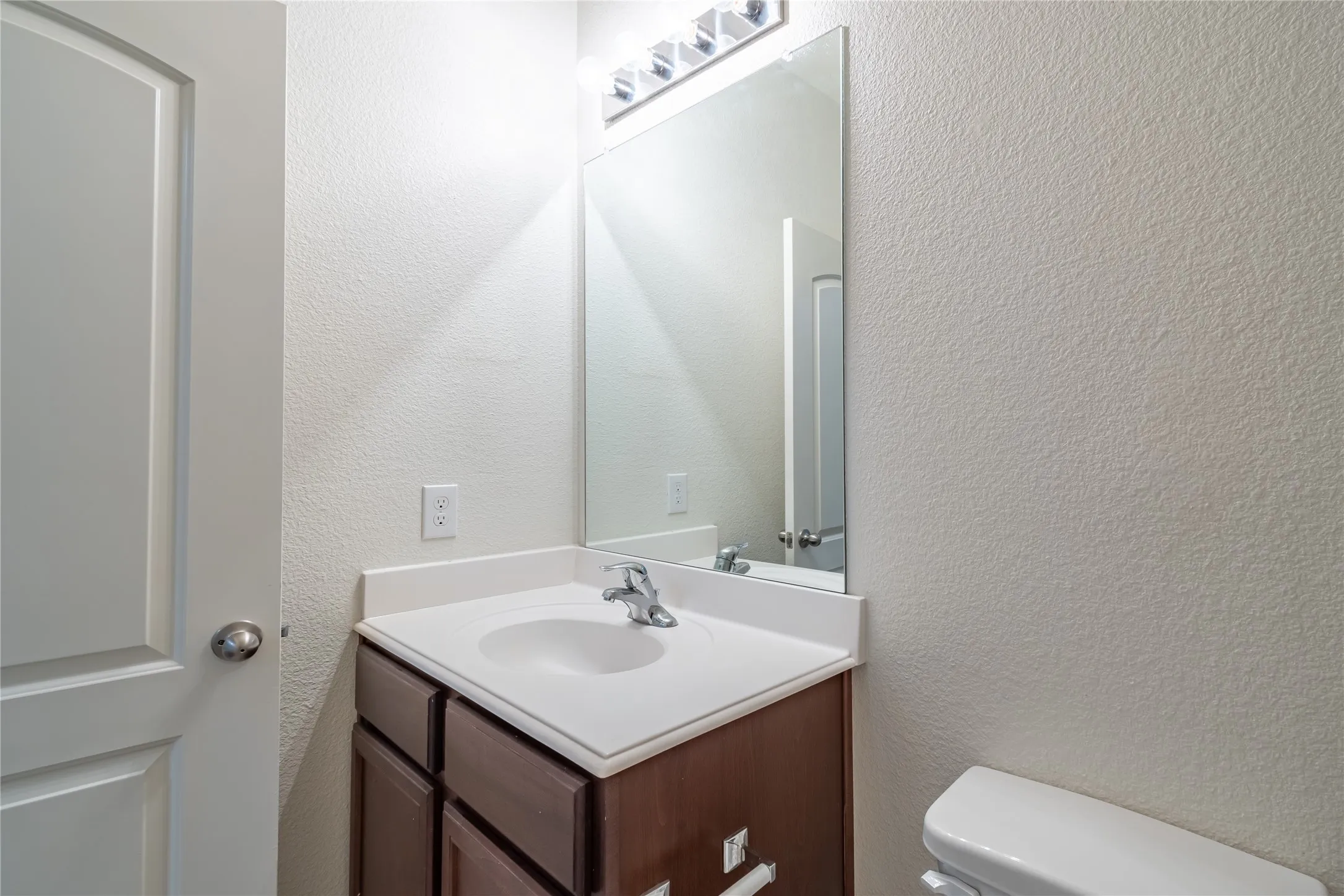 Single Family Residence For Rent in Collin County , 1911 Hot Springs Way, Princeton, Texas 75407, 3 Bedroom, 2 Bathroom, 2 Garage spaces, 1,619 Sqft, built in 2018, mls#21335502, Real Estate Agent in Princeton, Homes For Rent in Collin county, Homes For Rent in Princeton, Realtor in Princeton Texas, Real Estate Brokerage Independent Realty Texas, Luminita Cordes Realtor