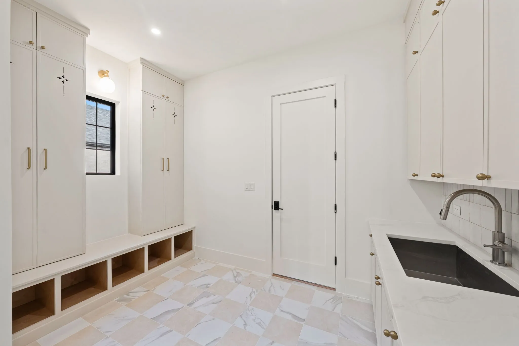 Single Family Residence For Sale in Dallas County , 3311 Whitehall Drive, Dallas, Texas 75229, 5 Bedroom, 7 Bathroom, 2 Garage spaces, 5,194 Sqft, built in 2026, mls#21335169, Real Estate Agent in Dallas, Homes For Sale in Dallas county, Homes For Sale in Dallas, Realtor in Dallas Texas, Real Estate Brokerage Independent Realty Texas, Luminita Cordes Realtor