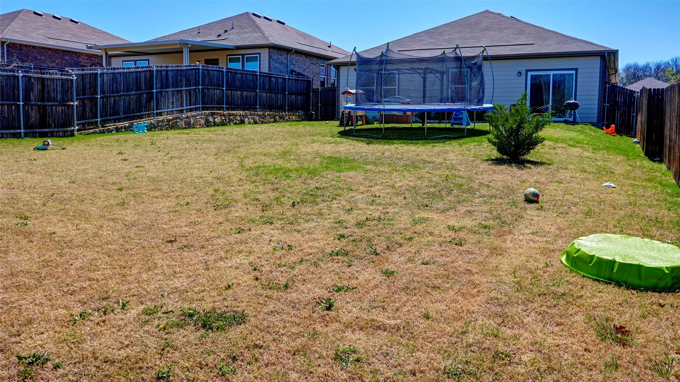Single Family Residence For Sale in Collin County , 741 Windsor Court, Lavon, Texas 75166, 3 Bedroom, 2 Bathroom, 2 Garage spaces, 1,699 Sqft, built in 2020, mls#21337018, Real Estate Agent in Lavon, Homes For Sale in Collin county, Homes For Sale in Lavon, Realtor in Lavon Texas, Real Estate Brokerage Independent Realty Texas, Luminita Cordes Realtor
