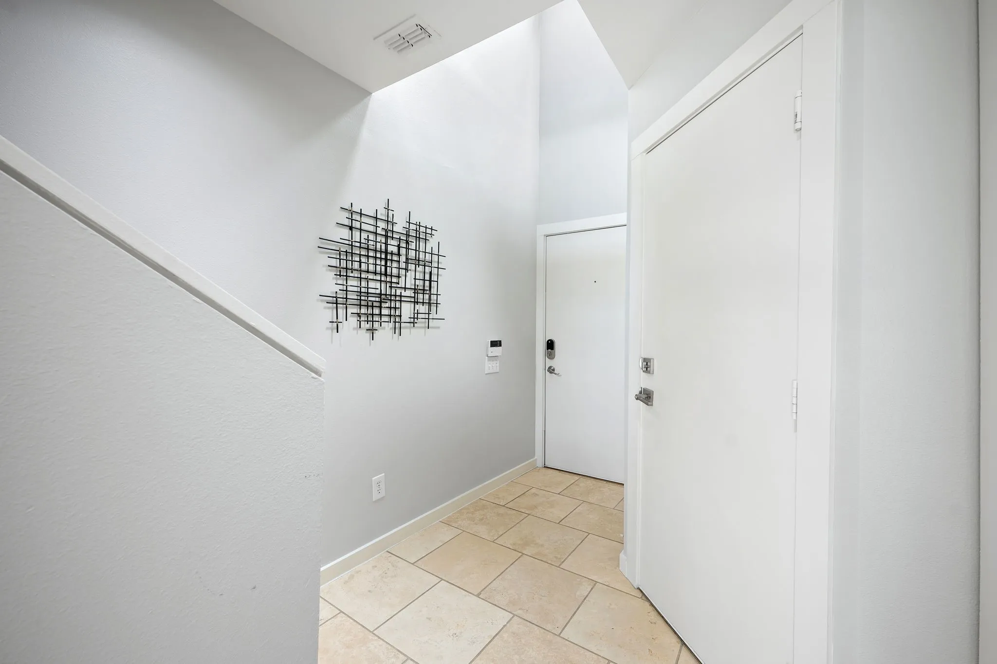Townhouse For Rent in Dallas County , 4213 Dickason Avenue 9, Dallas, Texas 75219, 2 Bedroom, 2 Bathroom, 2 Garage spaces, 1,974 Sqft, built in 2004, mls#21337002, Real Estate Agent in Dallas, Homes For Rent in Dallas county, Homes For Rent in Dallas, Realtor in Dallas Texas, Real Estate Brokerage Independent Realty Texas, Luminita Cordes Realtor